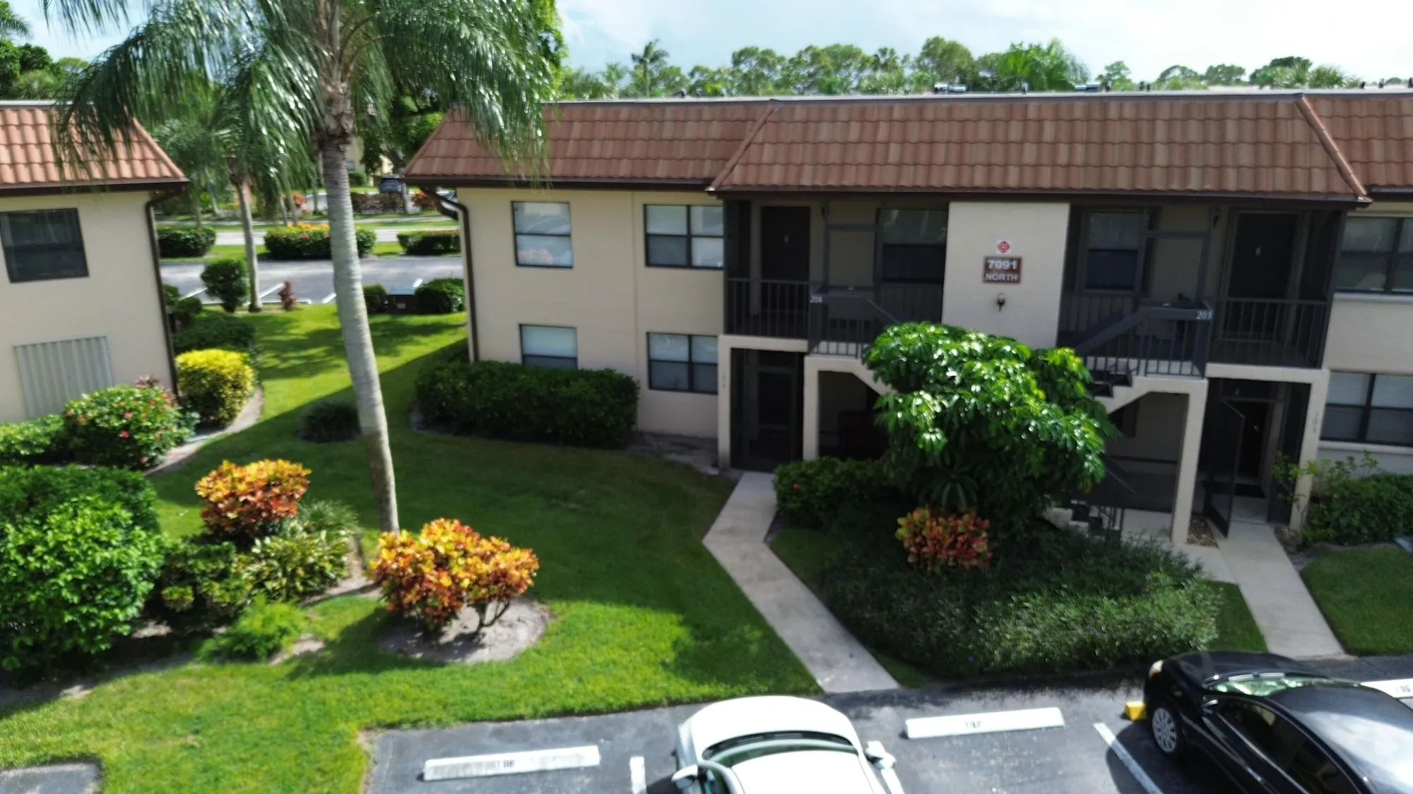 Property Slideshow image 6 of 27 | 7091 golf colony ct apt 104, Lake Worth, FL, 33467