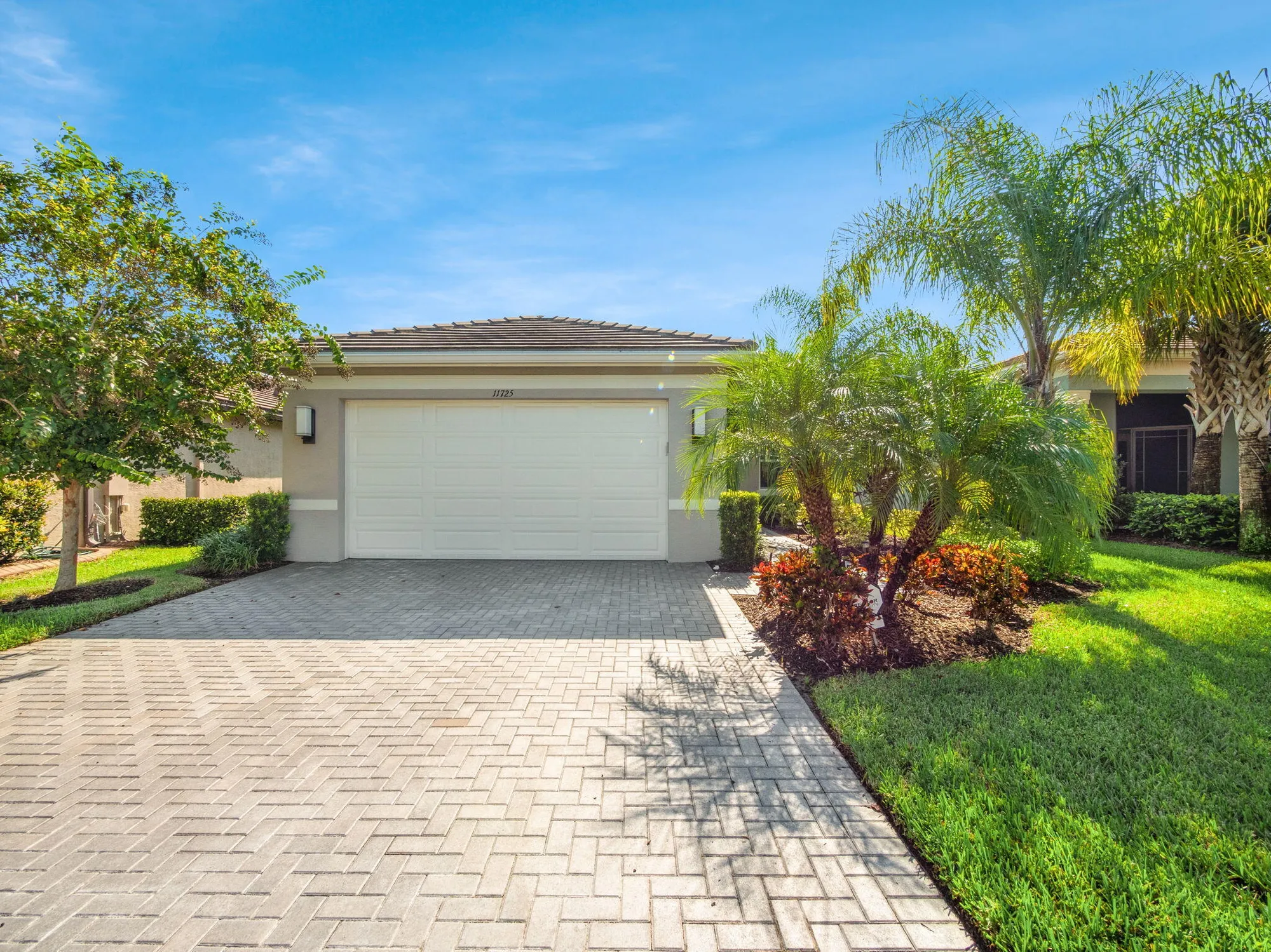 Property Slideshow image 3 of 121 | 11725 sw brighton falls dr, Port Saint Lucie, FL, 34987