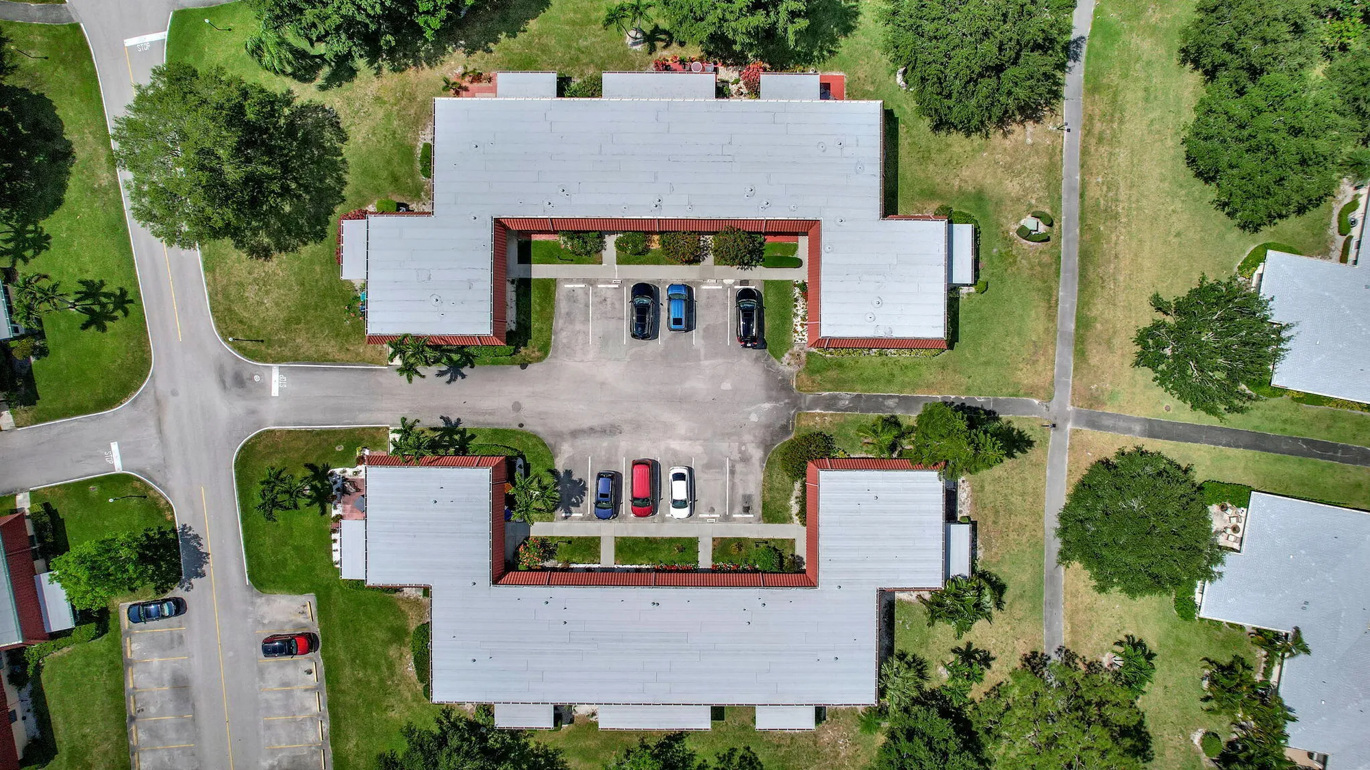 Property Slideshow image 28 of 48 | 165 amherst ln, Lake Worth, FL, 33467