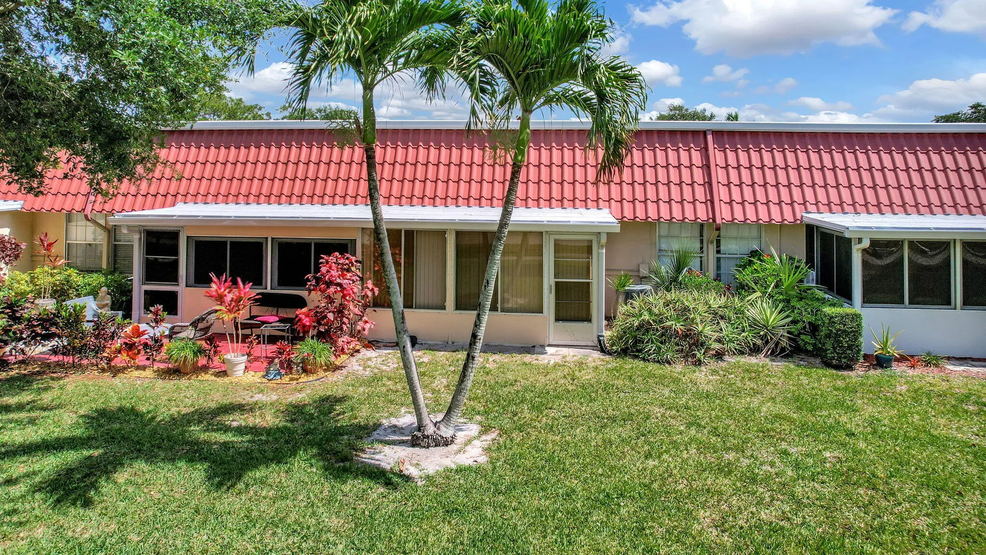 Property Slideshow image 32 of 48 | 165 amherst ln, Lake Worth, FL, 33467