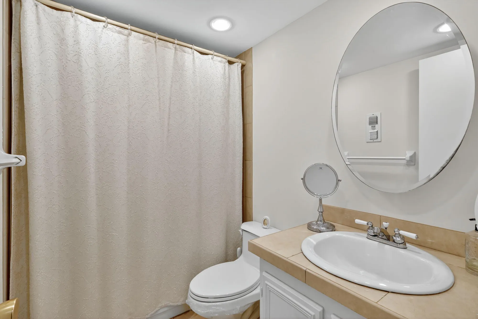 Property Slideshow image 22 of 38 | 624 snug harbor dr b8, Boynton Beach, FL, 33435