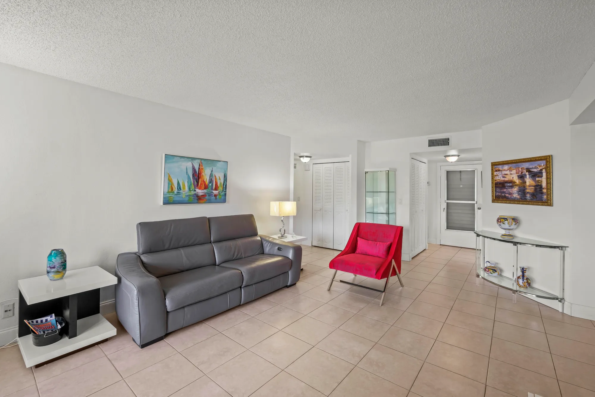Property Slideshow image 3 of 26 | 3871 via poinciana apt 104, Lake Worth, FL, 33467
