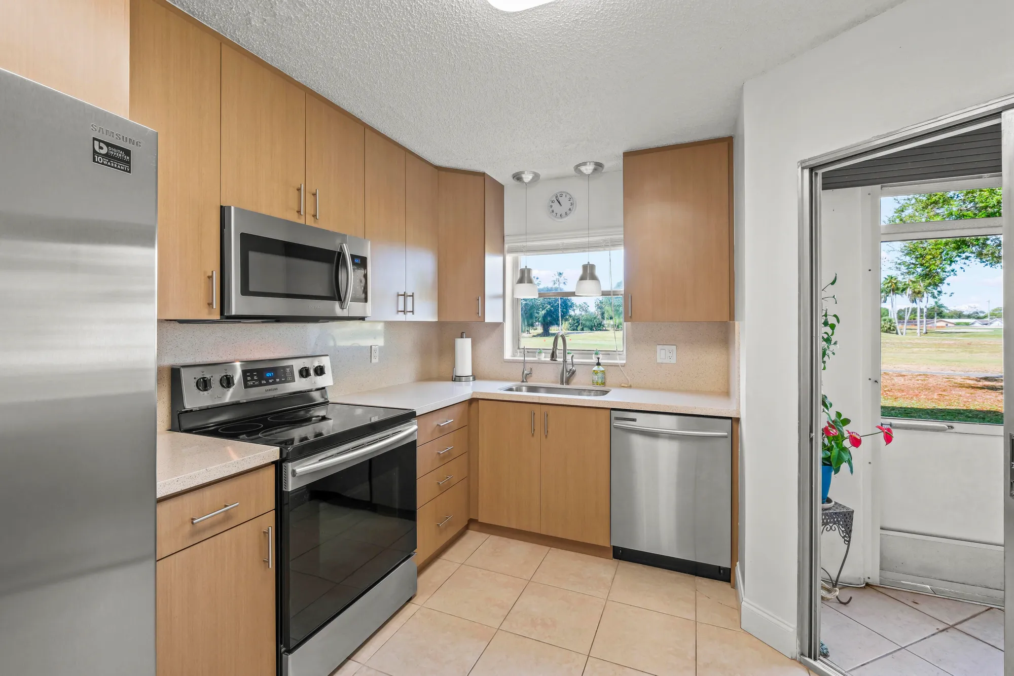 Property Slideshow image 6 of 26 | 3871 via poinciana apt 104, Lake Worth, FL, 33467