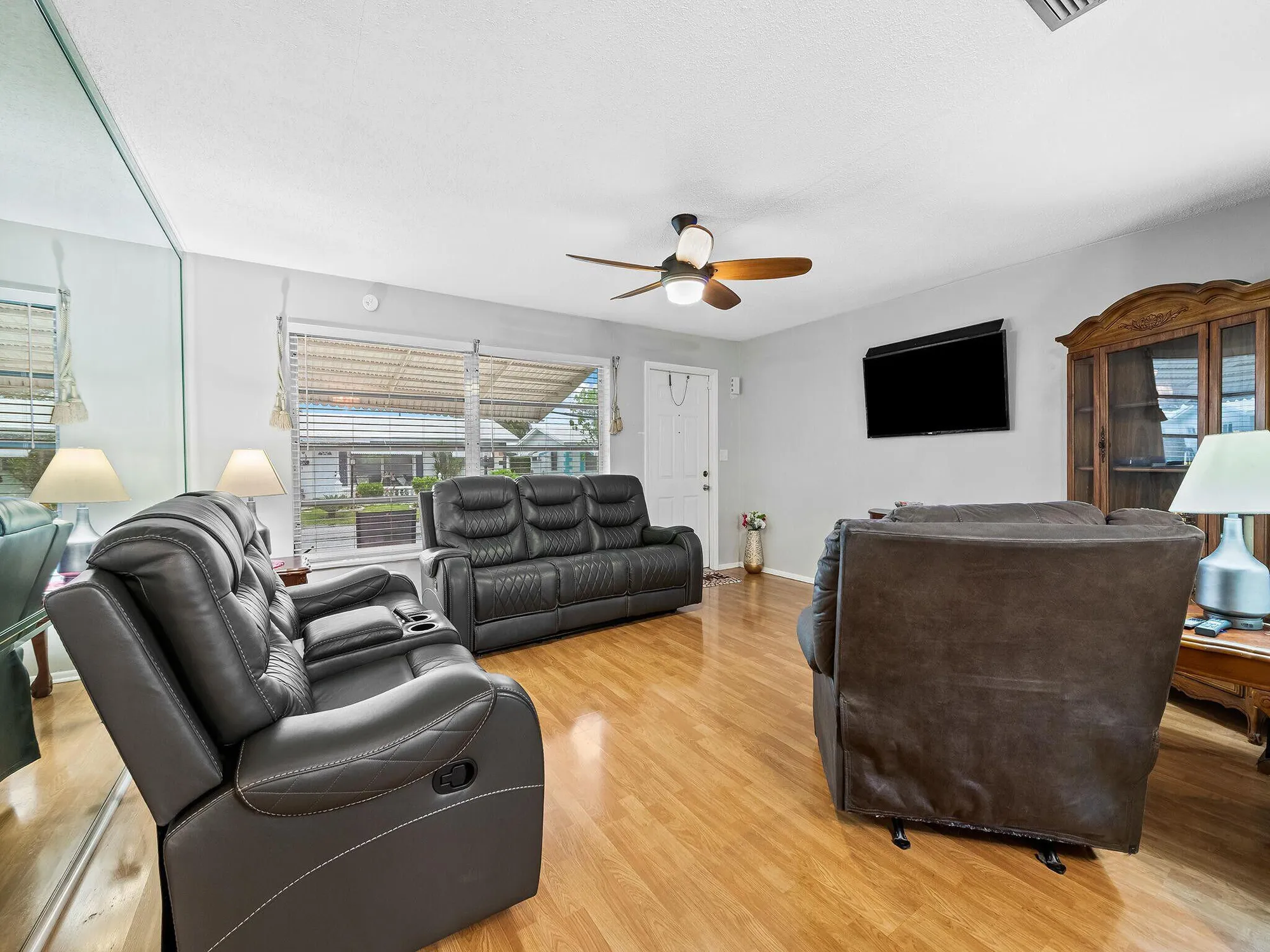 Property Slideshow image 6 of 17 | 210 nw 25th ct, Pompano Beach, FL, 33064