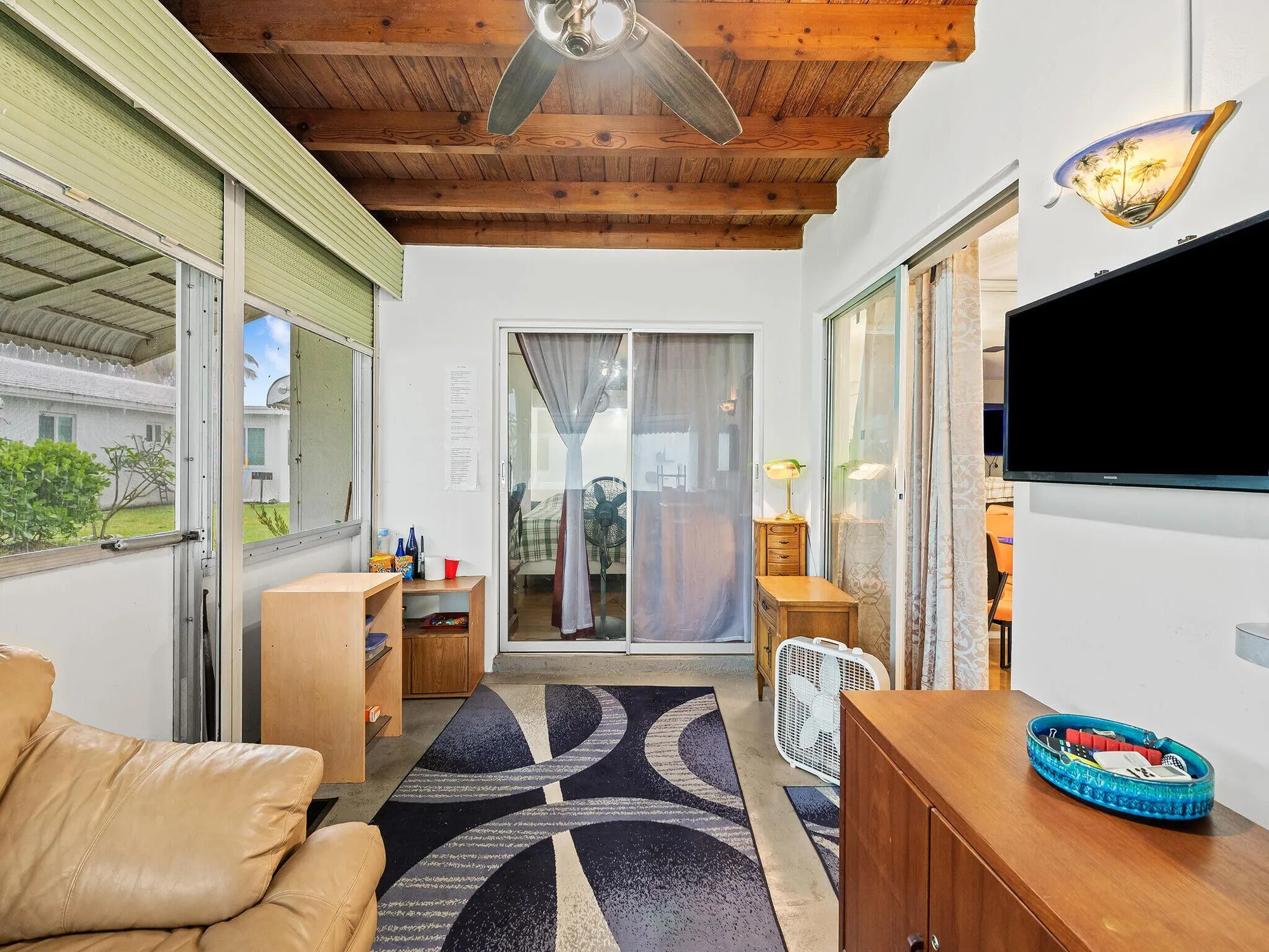 Property Slideshow image 10 of 17 | 210 nw 25th ct, Pompano Beach, FL, 33064