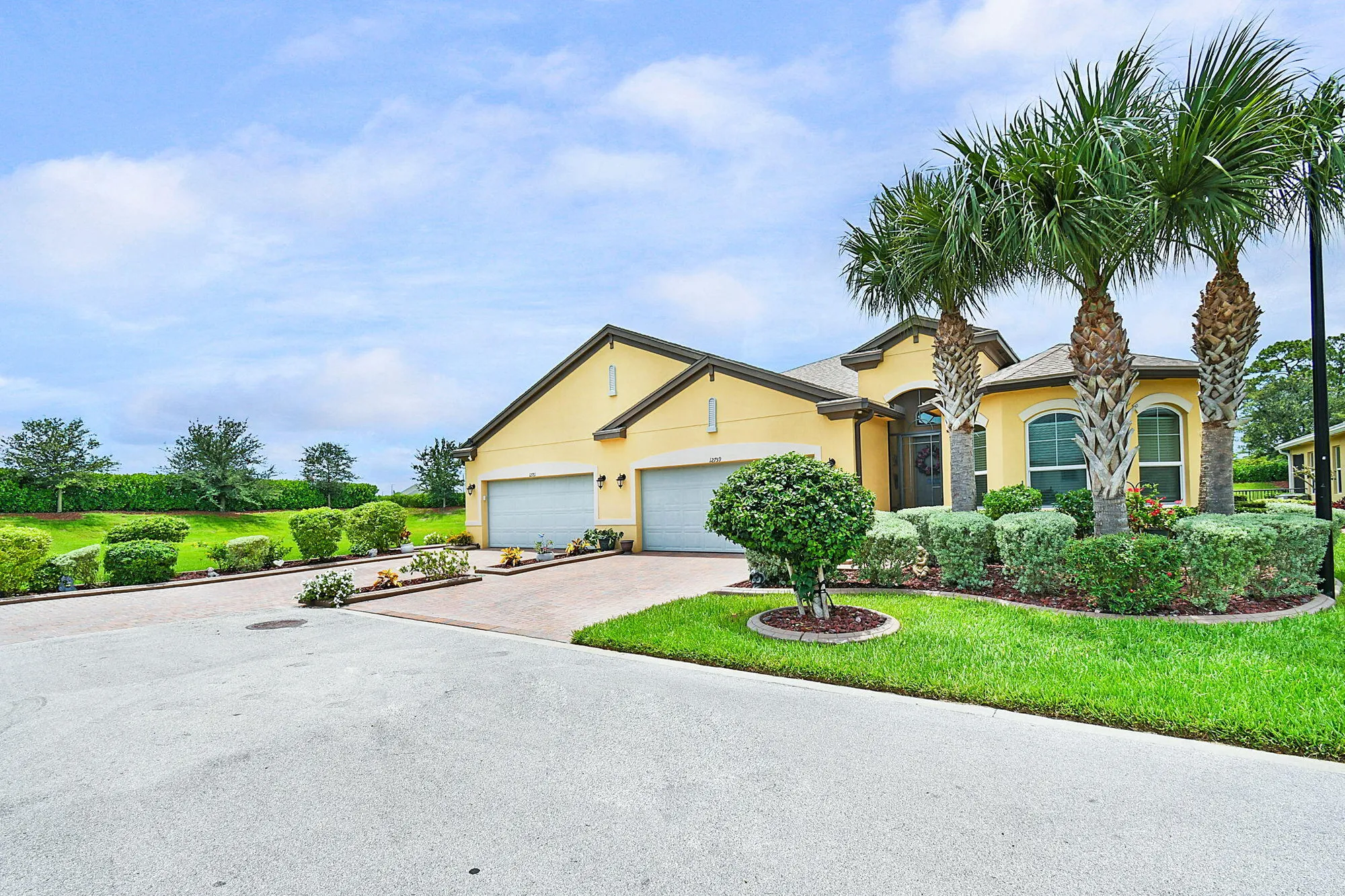Property Slideshow image 5 of 124 | 12759 sw lake fern cir, Port Saint Lucie, FL, 34987