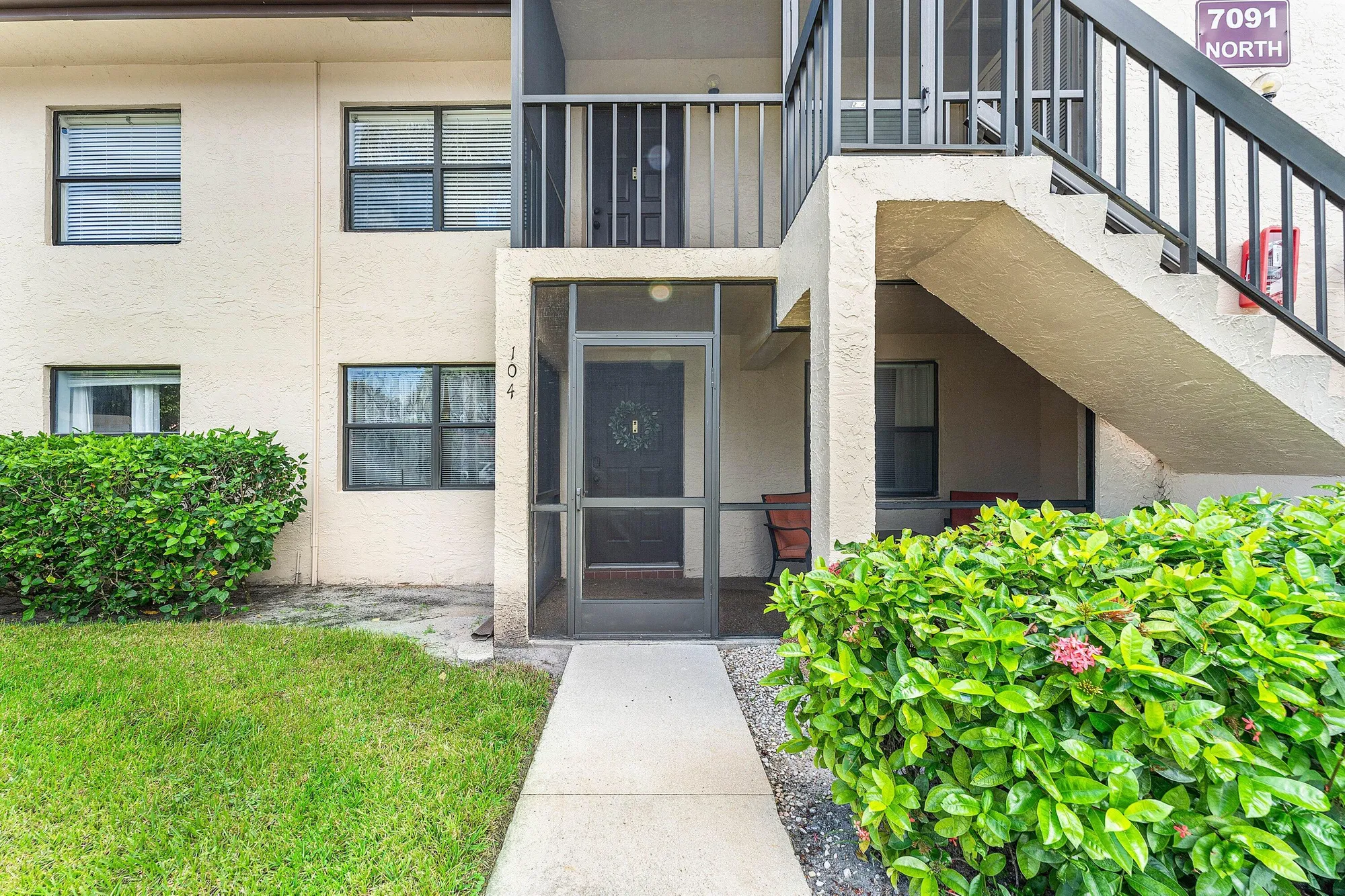 Property Slideshow image 3 of 27 | 7091 golf colony ct apt 104, Lake Worth, FL, 33467