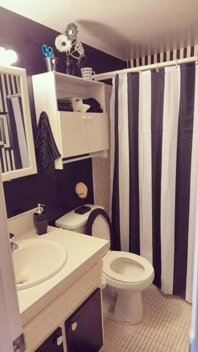 Property Slideshow image 10 of 21 | 2880 lake osborne dr 104, Lake Worth Beach, FL, 33461