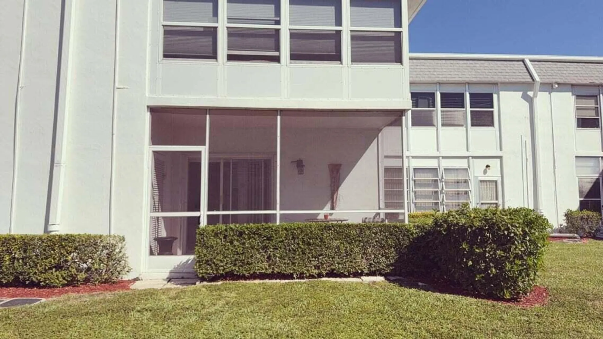 Property Slideshow image 14 of 21 | 2880 lake osborne dr 104, Lake Worth Beach, FL, 33461