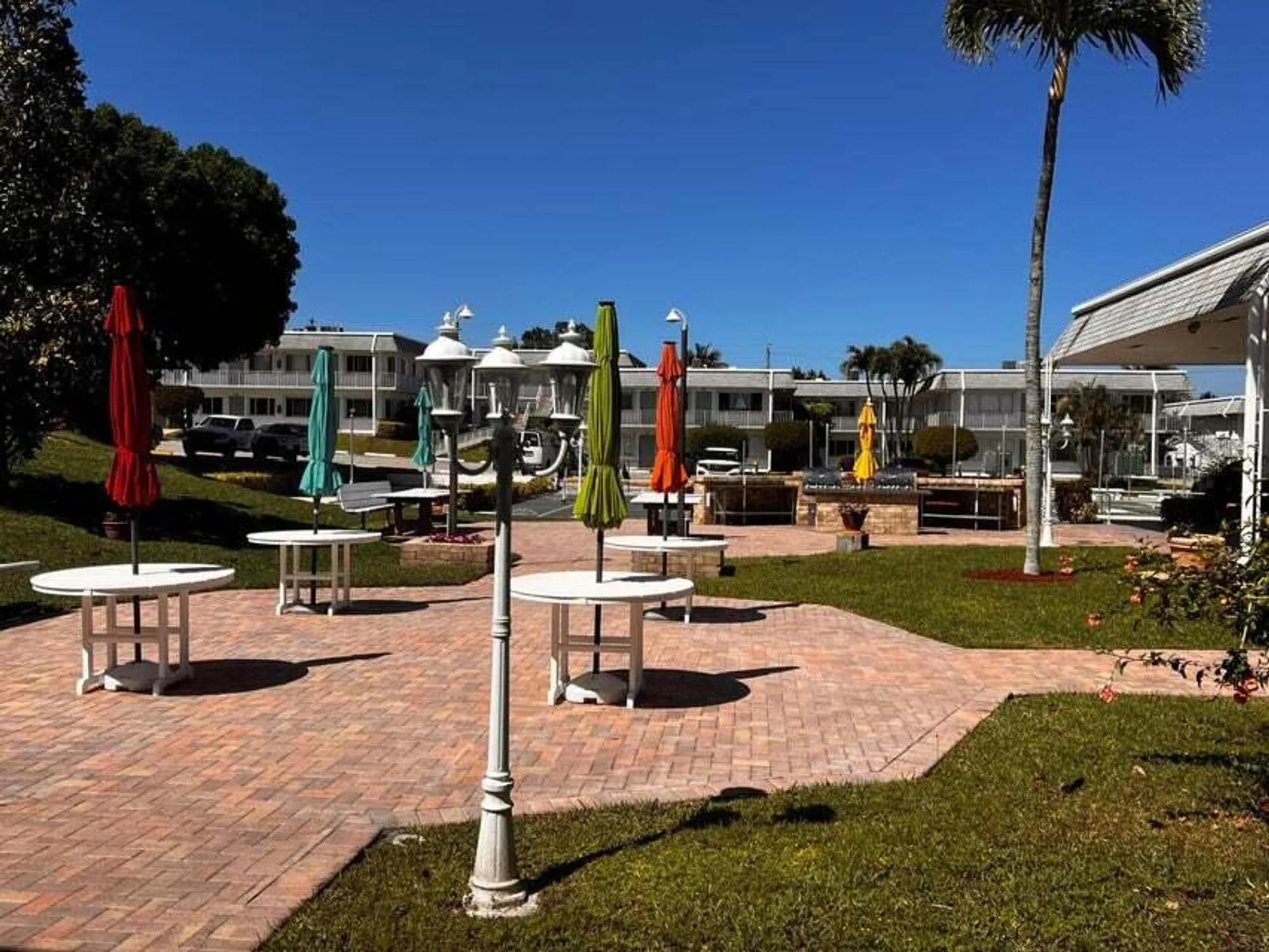 Property Slideshow image 16 of 21 | 2880 lake osborne dr 104, Lake Worth Beach, FL, 33461