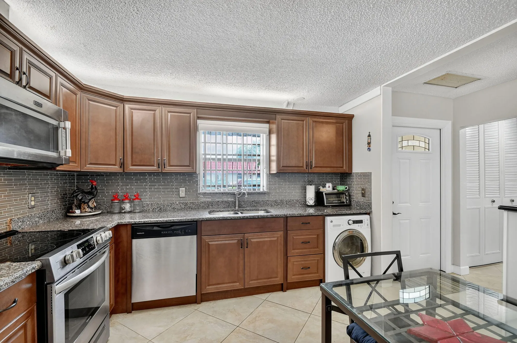 Property Slideshow image 4 of 48 | 165 amherst ln, Lake Worth, FL, 33467