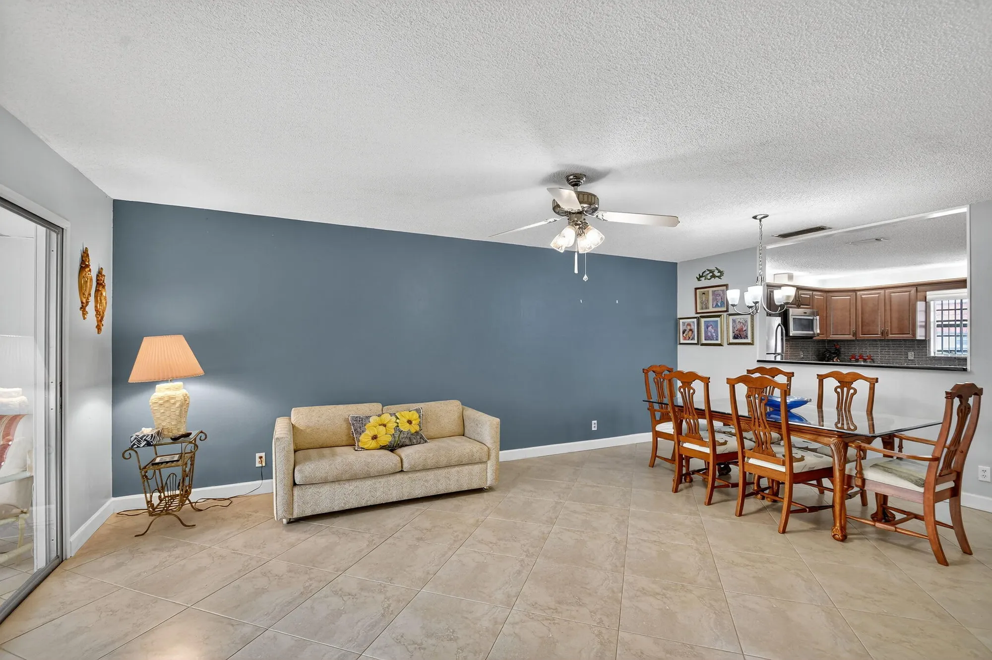 Property Slideshow image 12 of 48 | 165 amherst ln, Lake Worth, FL, 33467