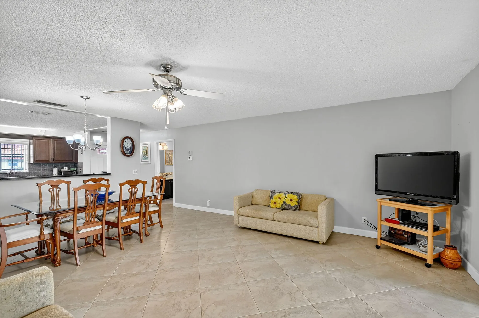 Property Slideshow image 15 of 48 | 165 amherst ln, Lake Worth, FL, 33467