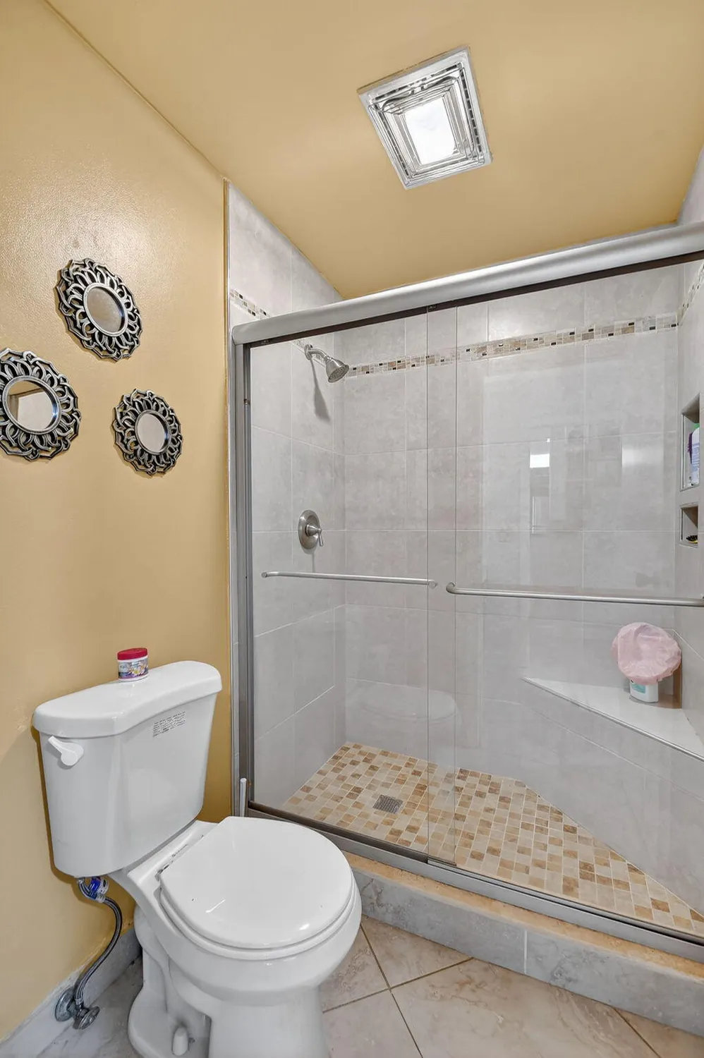Property Slideshow image 21 of 48 | 165 amherst ln, Lake Worth, FL, 33467