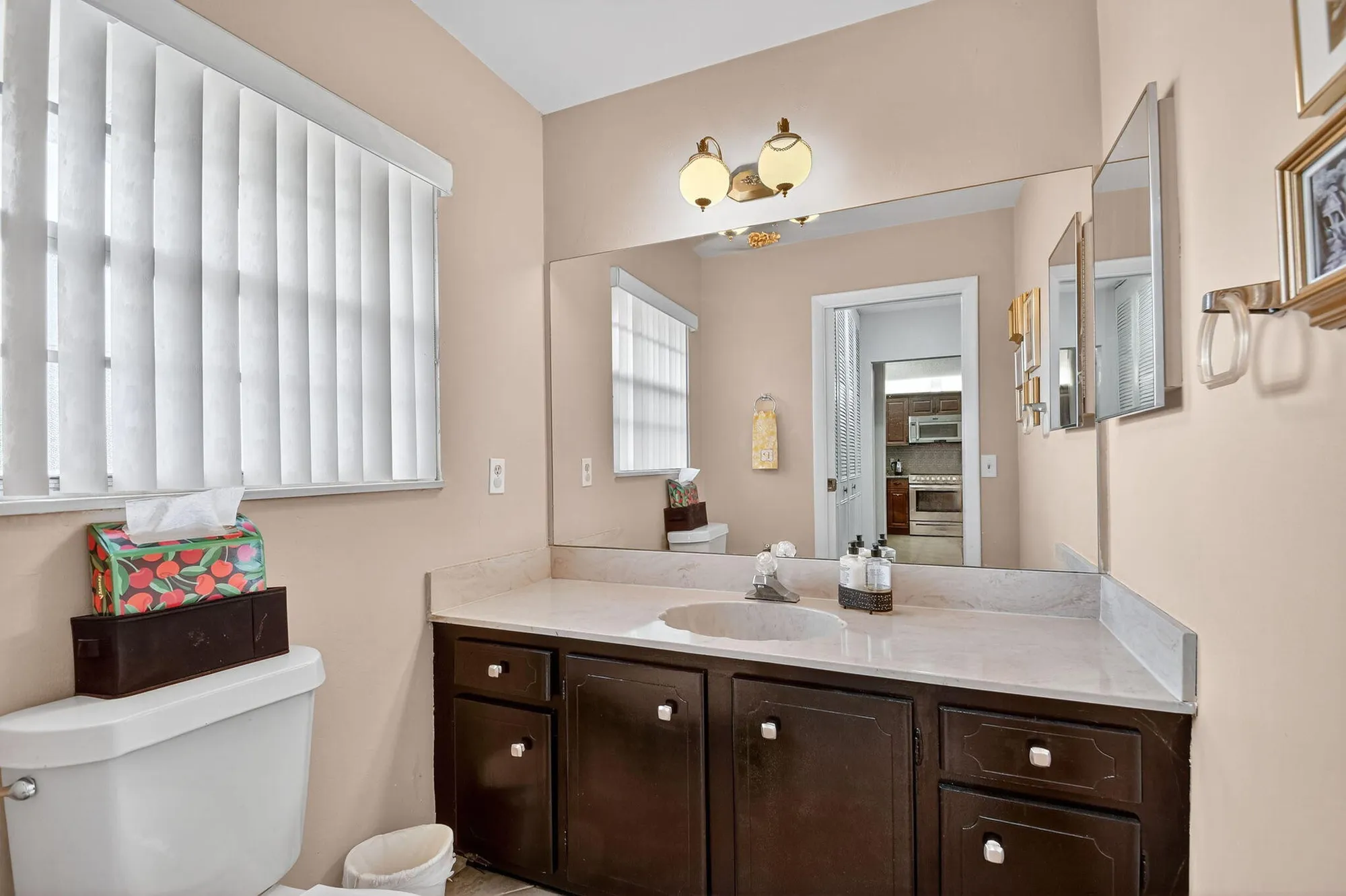 Property Slideshow image 23 of 48 | 165 amherst ln, Lake Worth, FL, 33467