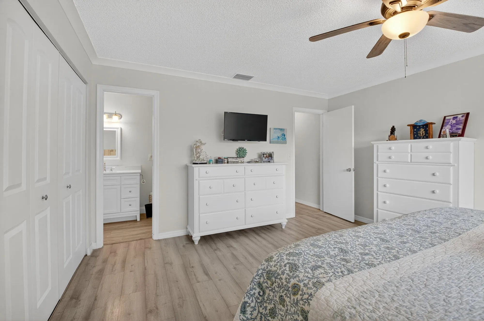 Property Slideshow image 20 of 42 | 6318 overland dr, Delray Beach, FL, 33484