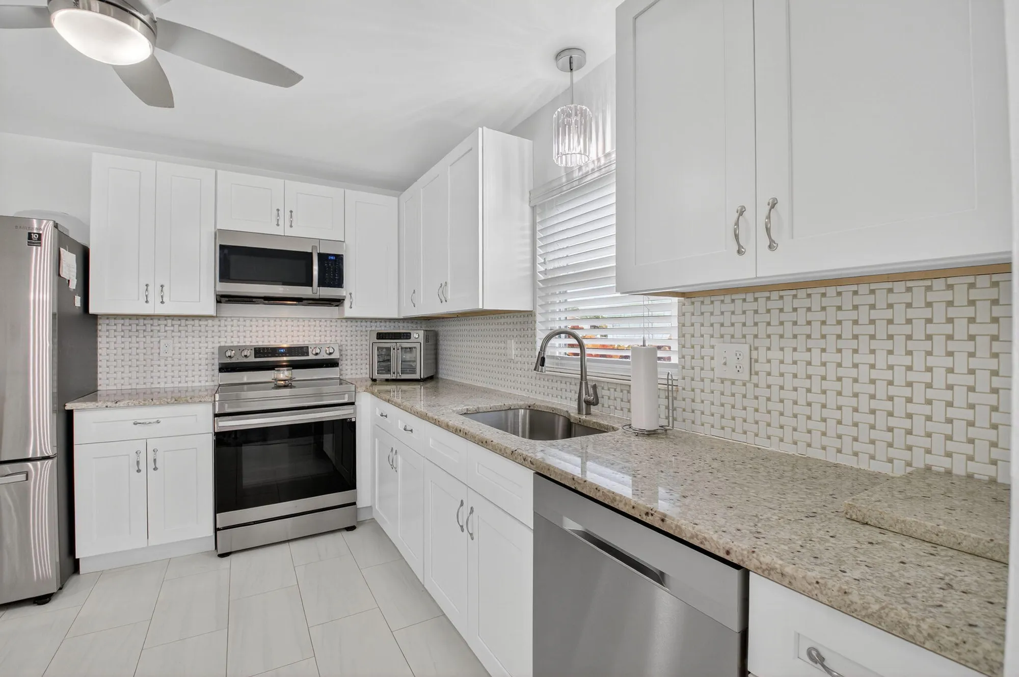 Property Slideshow image 11 of 42 | 6318 overland dr, Delray Beach, FL, 33484