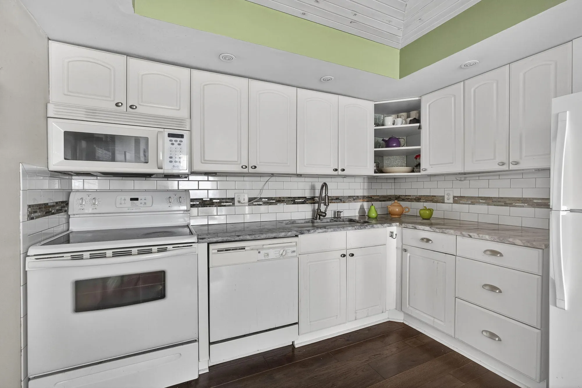 Property Slideshow image 10 of 82 | 101 greenbrier a, West Palm Beach, FL, 33417