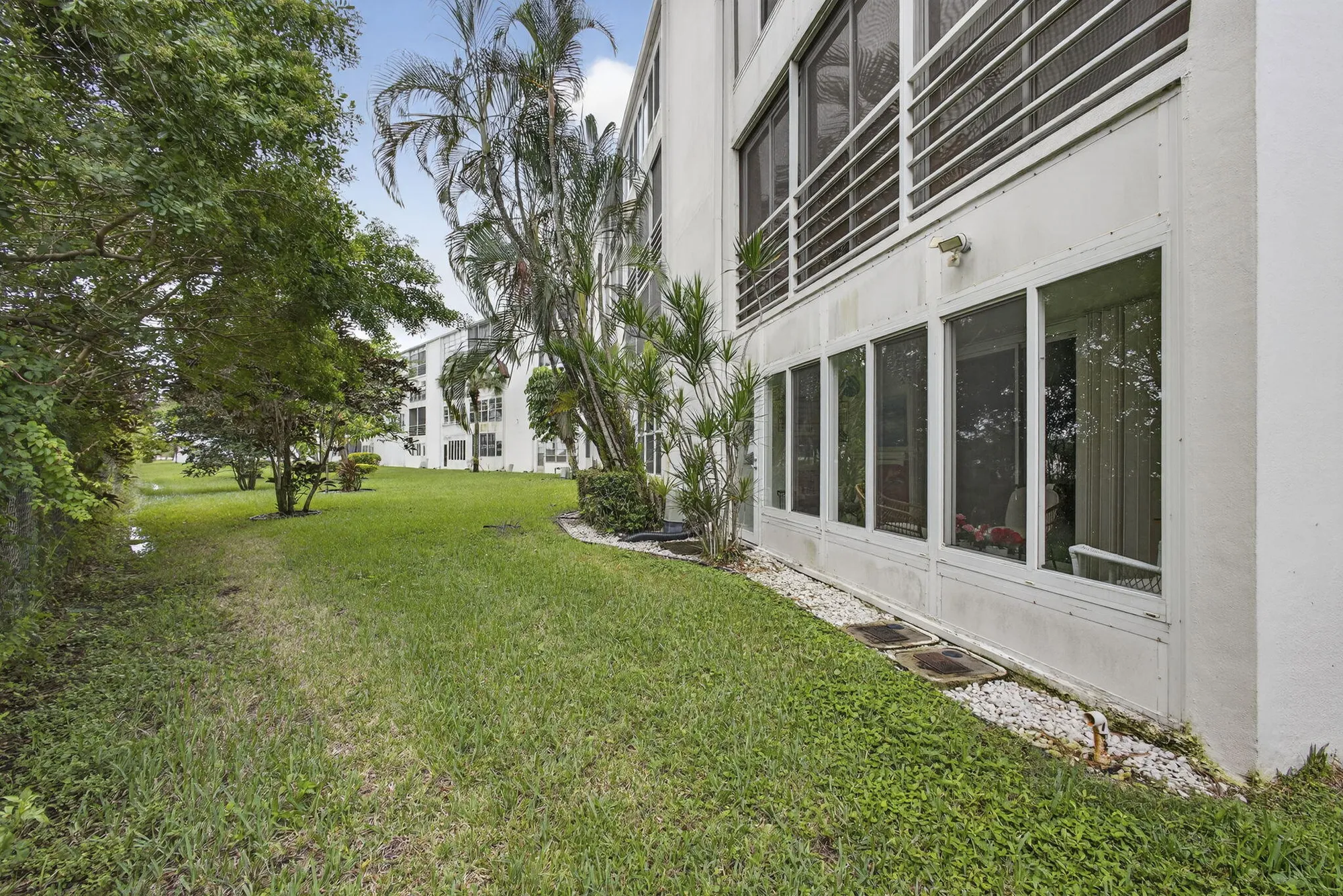 Property Slideshow image 31 of 82 | 101 greenbrier a, West Palm Beach, FL, 33417