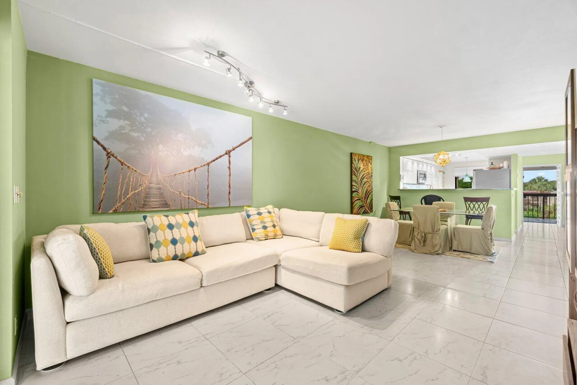 Property Slideshow image 4 of 63 | 5380 cedar lake dr apt 302, Boynton Beach, FL, 33437