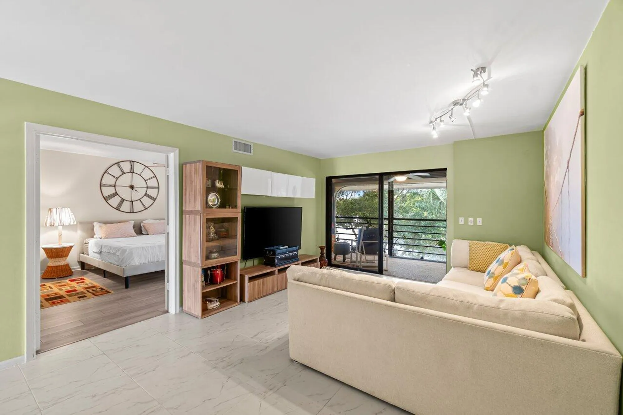 Property Slideshow image 5 of 63 | 5380 cedar lake dr apt 302, Boynton Beach, FL, 33437