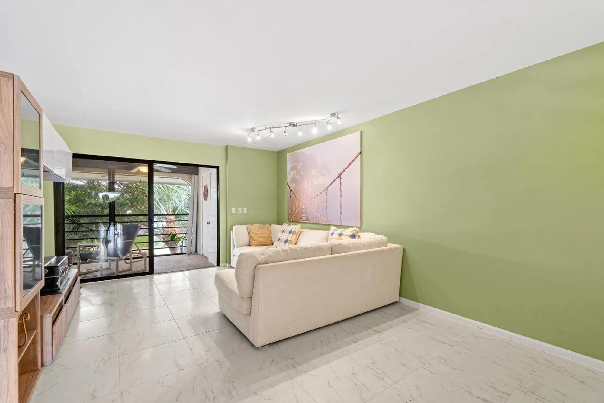 Property Slideshow image 8 of 63 | 5380 cedar lake dr apt 302, Boynton Beach, FL, 33437