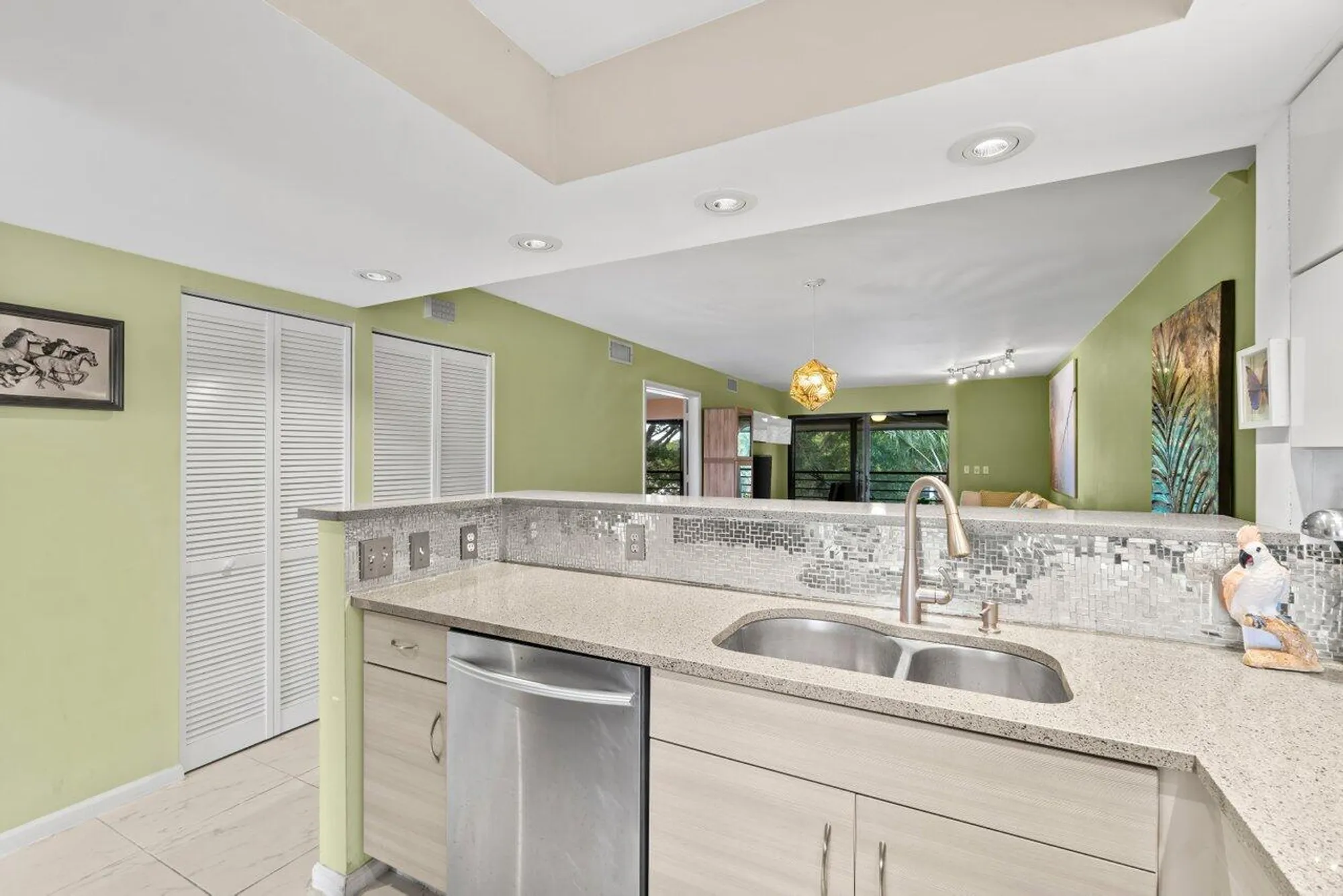 Property Slideshow image 11 of 63 | 5380 cedar lake dr apt 302, Boynton Beach, FL, 33437