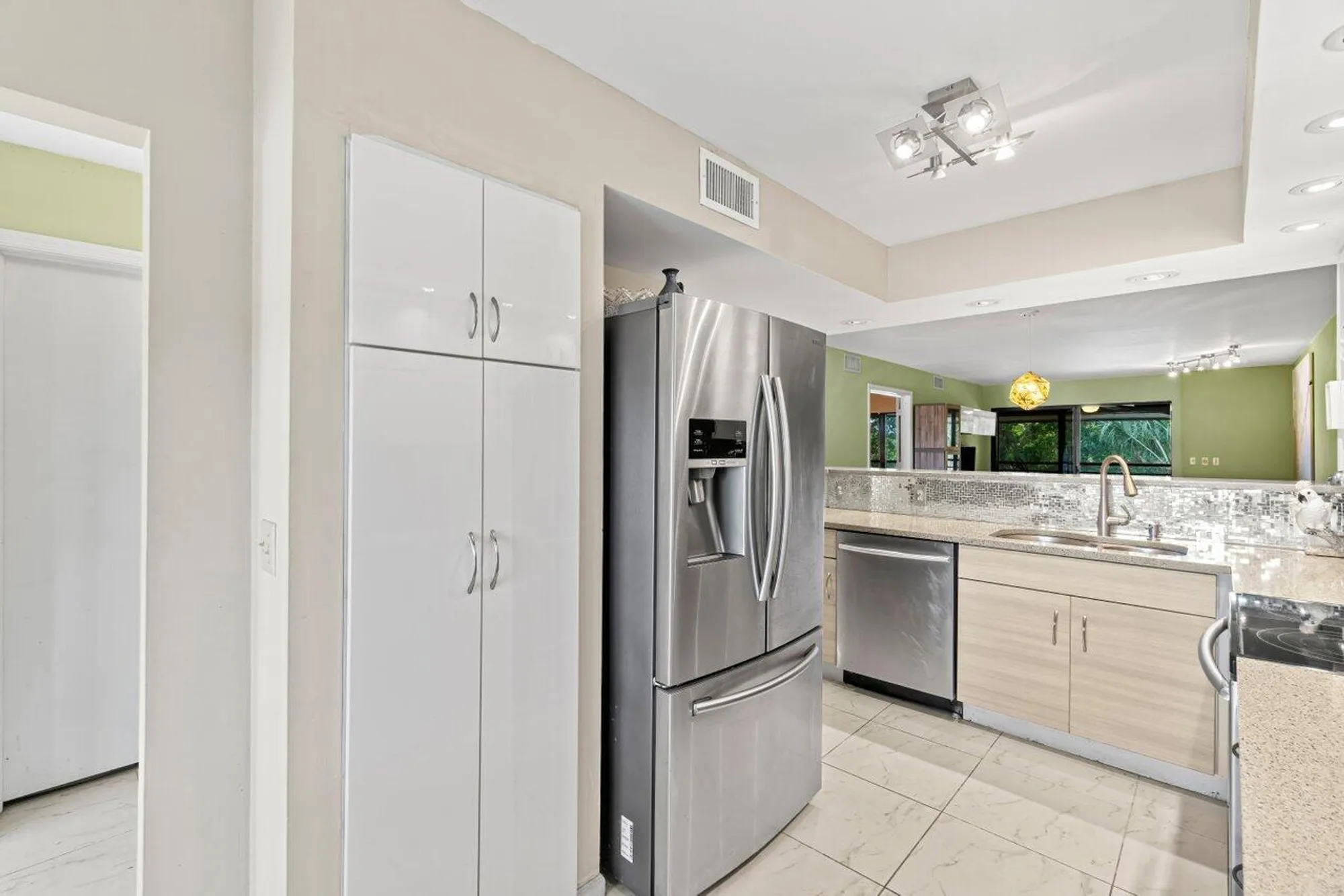 Property Slideshow image 13 of 63 | 5380 cedar lake dr apt 302, Boynton Beach, FL, 33437