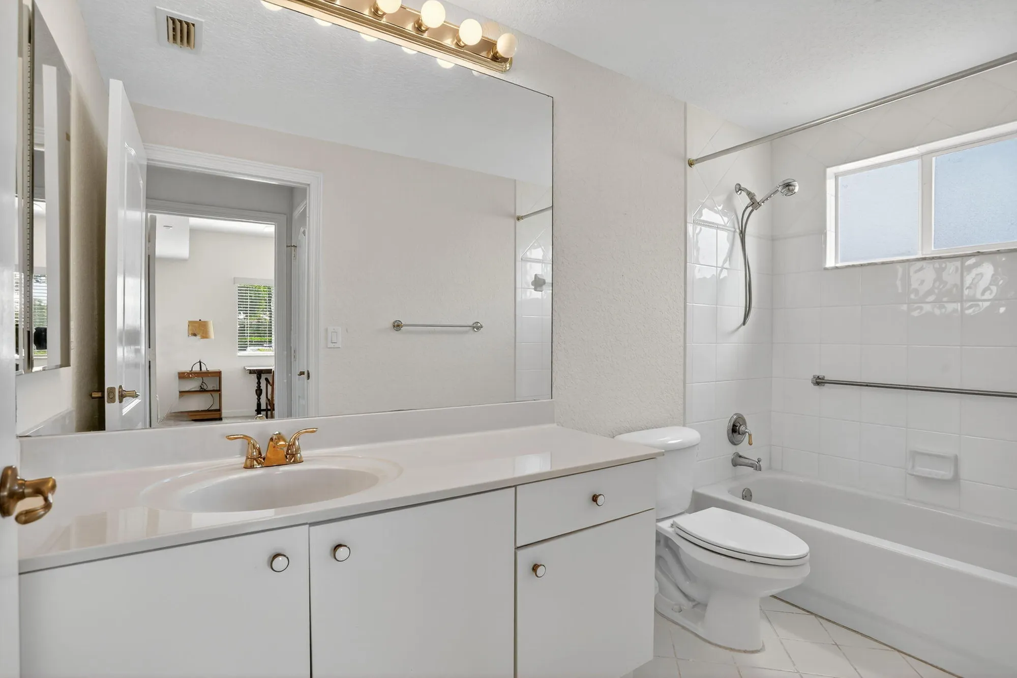 Property Slideshow image 24 of 51 | 7715 southampton ter 115, Tamarac, FL, 33321