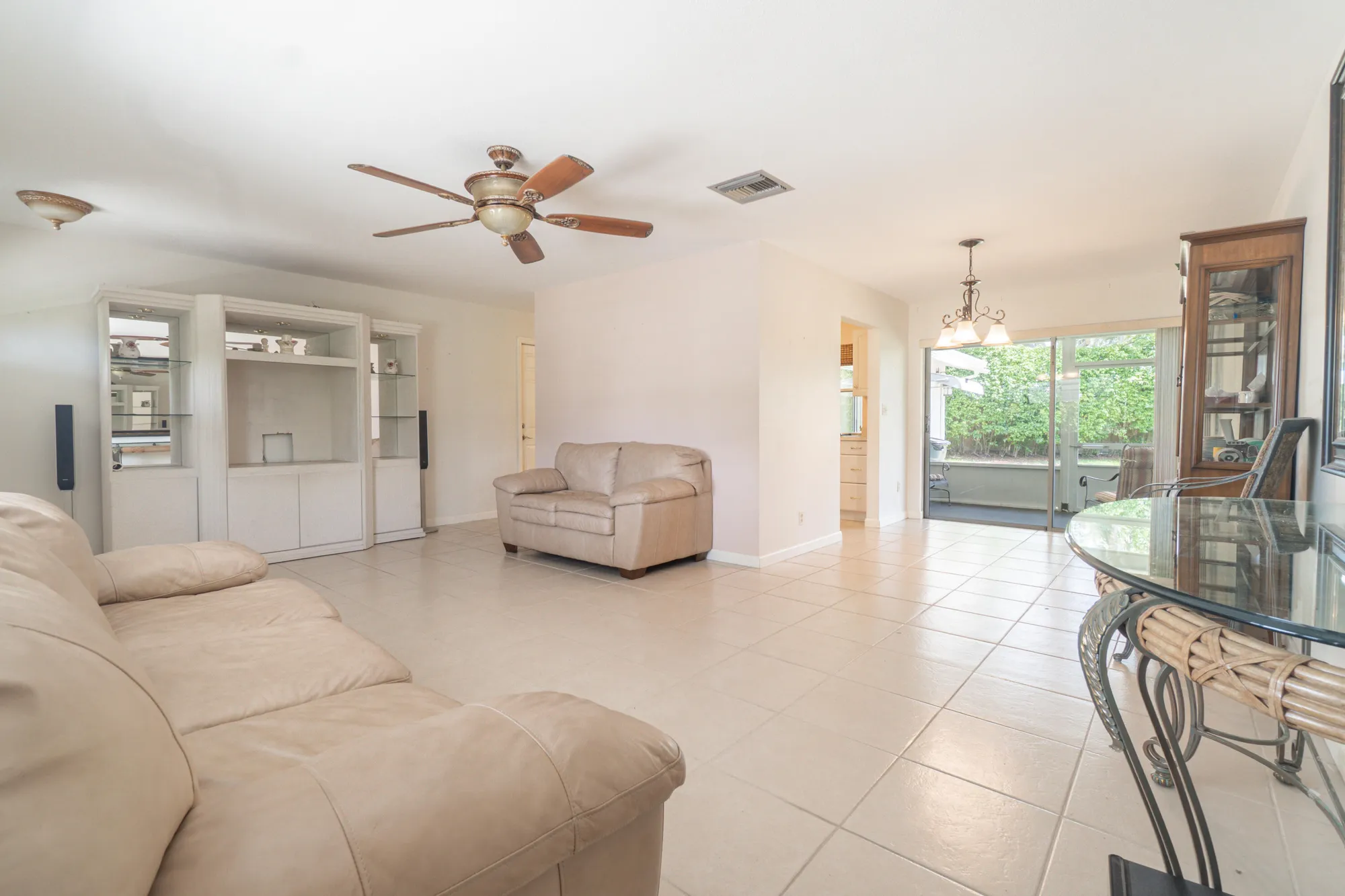 Property Slideshow image 4 of 37 | 1401 sw 17th ave, Boynton Beach, FL, 33426