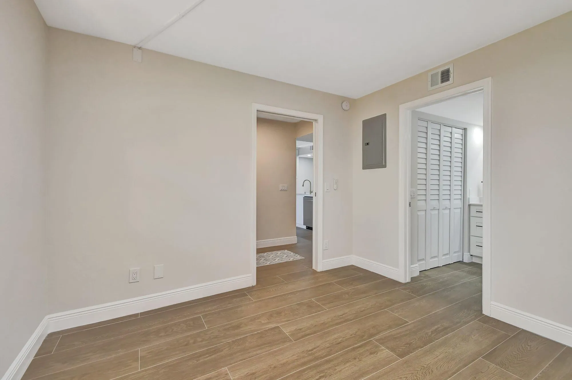 Property Slideshow image 23 of 42 | 23305 barwood ln 102, Boca Raton, FL, 33428