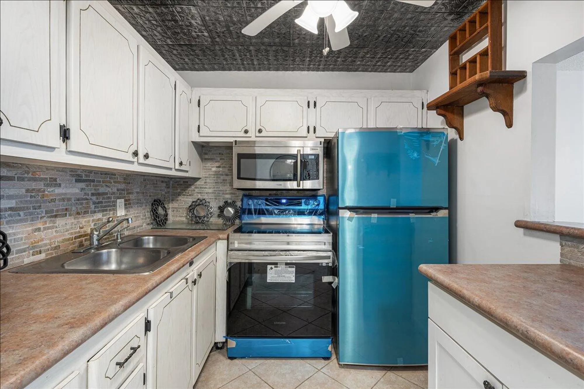 Property Slideshow image 4 of 13 | 98 cambridge e unit e, West Palm Beach, FL, 33417