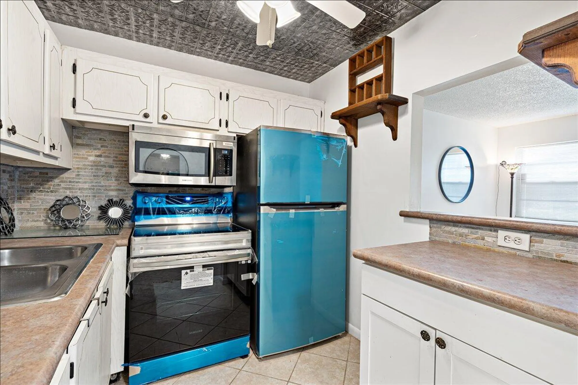 Property Slideshow image 5 of 13 | 98 cambridge e unit e, West Palm Beach, FL, 33417