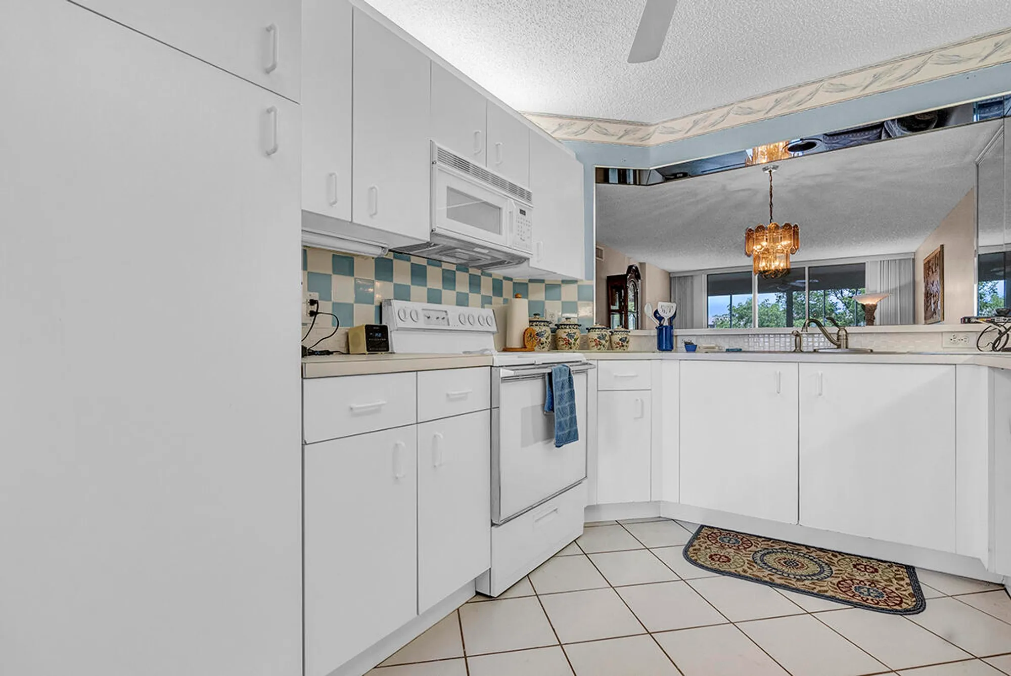 Property Slideshow image 12 of 39 | 7562 trent dr 306, Tamarac, FL, 33321