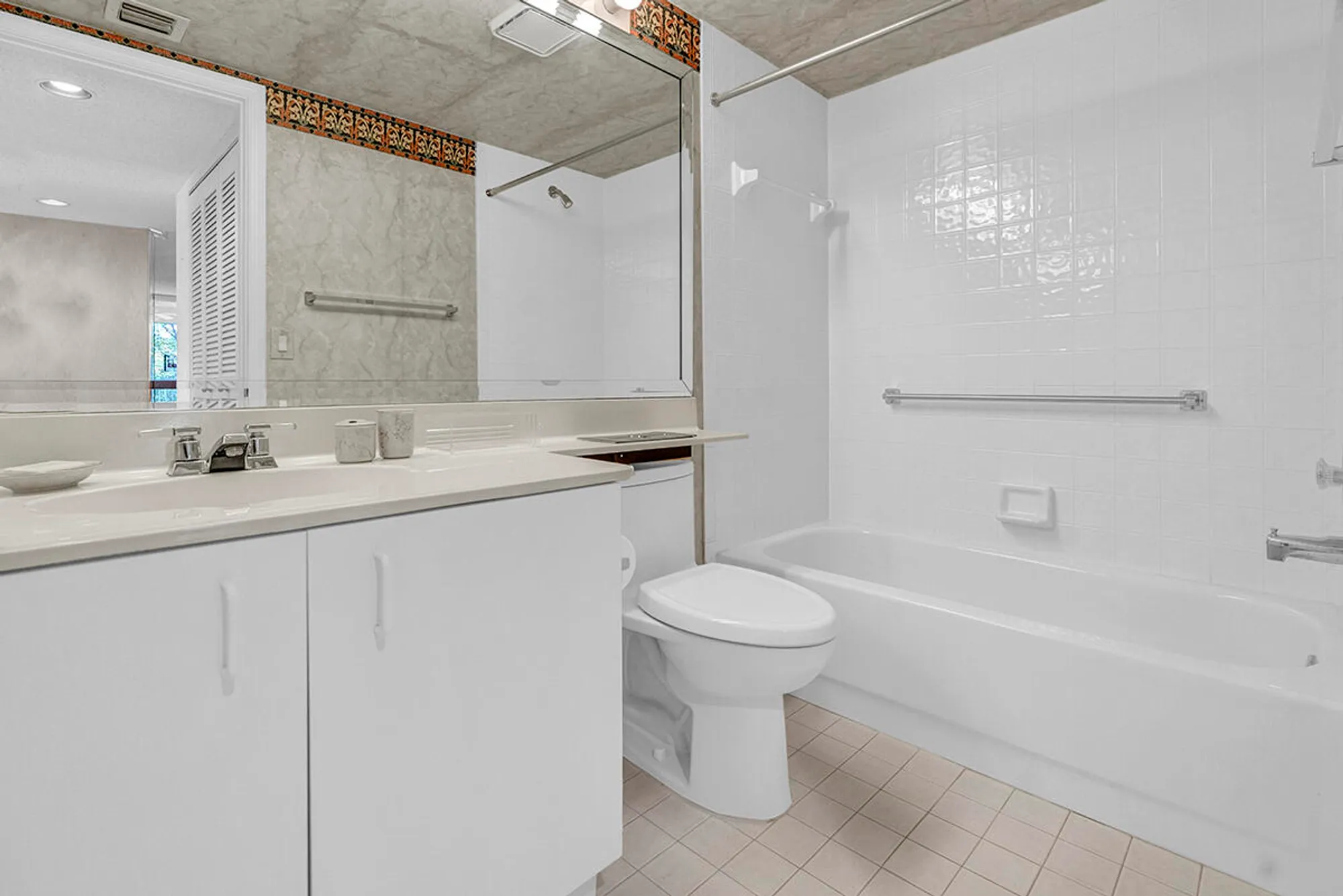 Property Slideshow image 26 of 39 | 7562 trent dr 306, Tamarac, FL, 33321