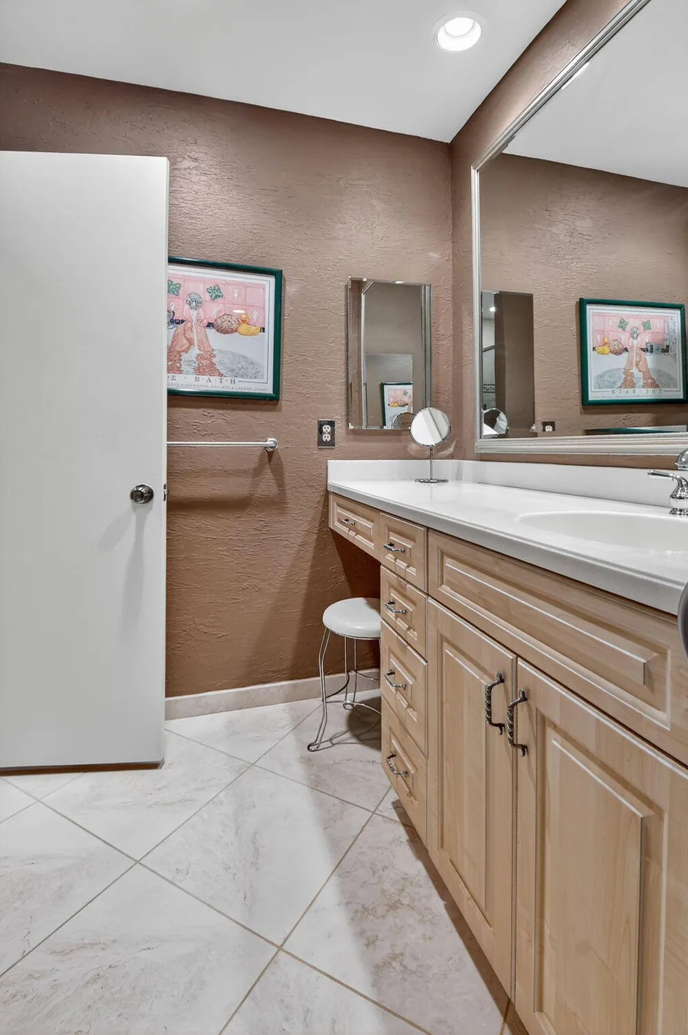 Property Slideshow image 36 of 59 | 4 eastgate dr b, Boynton Beach, FL, 33436