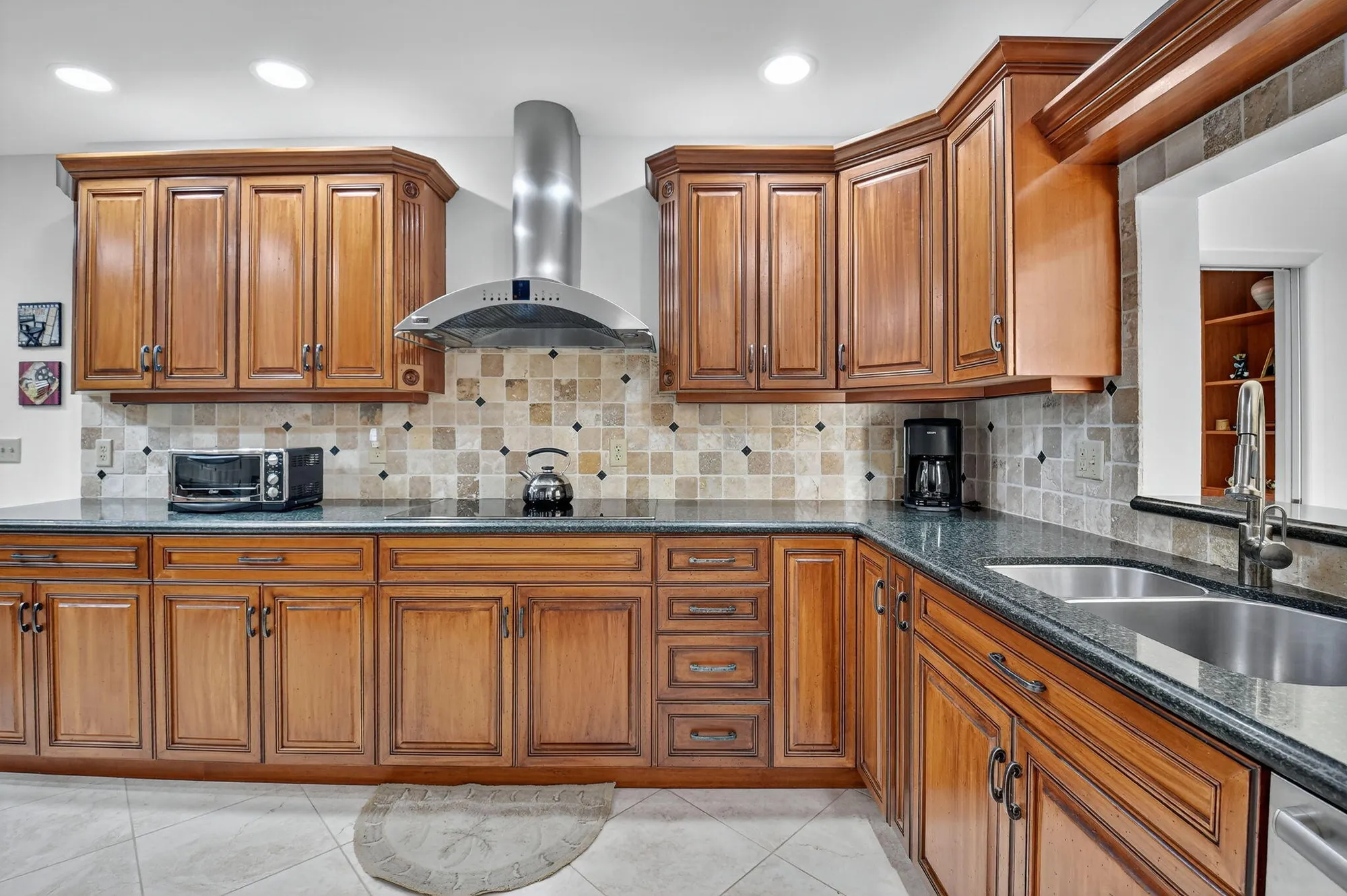 Property Slideshow image 8 of 59 | 4 eastgate dr b, Boynton Beach, FL, 33436