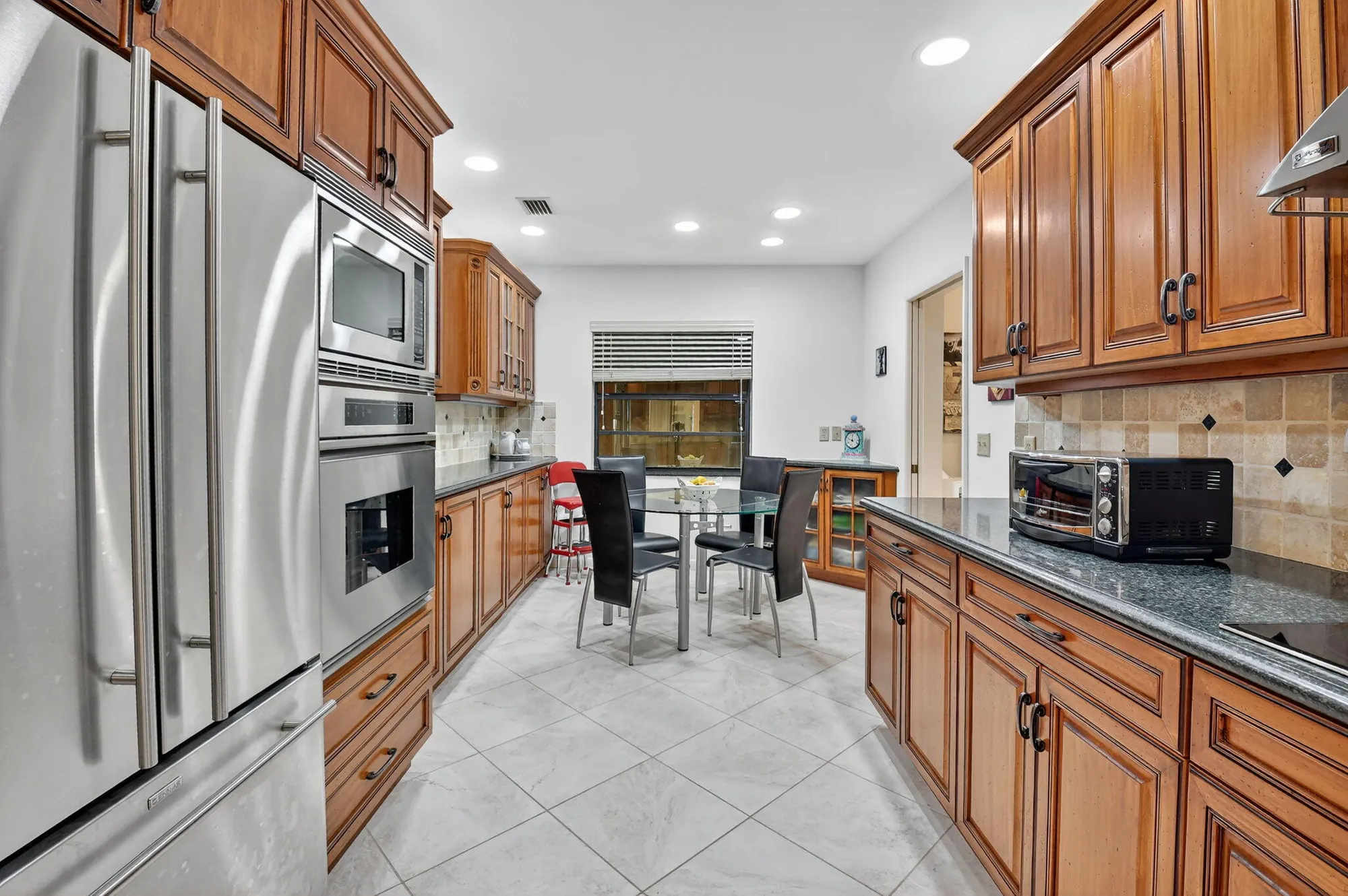 Property Slideshow image 12 of 59 | 4 eastgate dr b, Boynton Beach, FL, 33436
