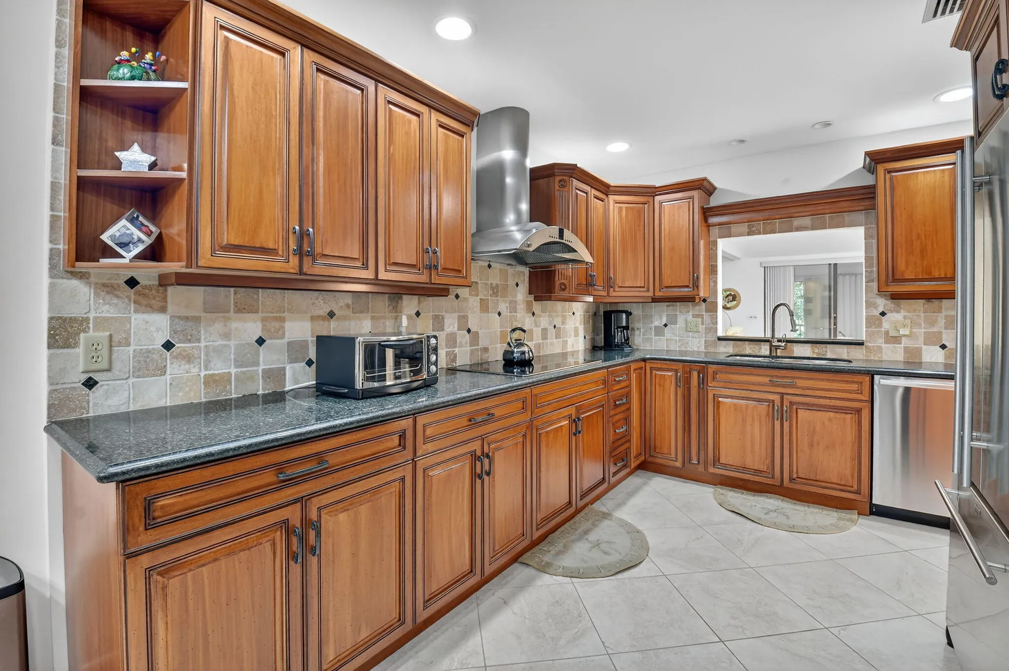 Property Slideshow image 10 of 59 | 4 eastgate dr b, Boynton Beach, FL, 33436