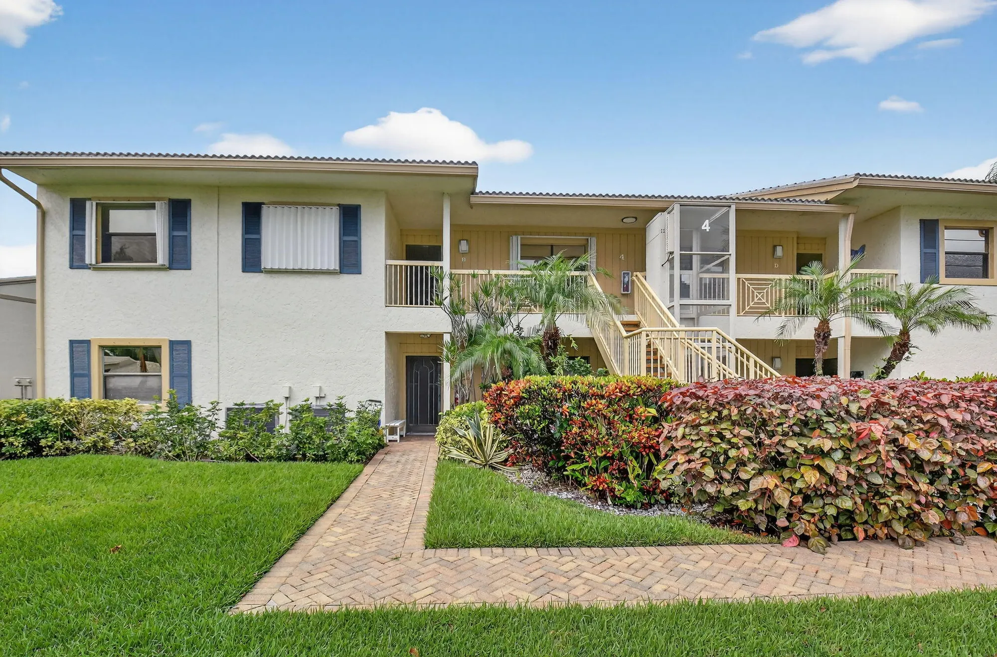 Property Slideshow image 2 of 59 | 4 eastgate dr b, Boynton Beach, FL, 33436