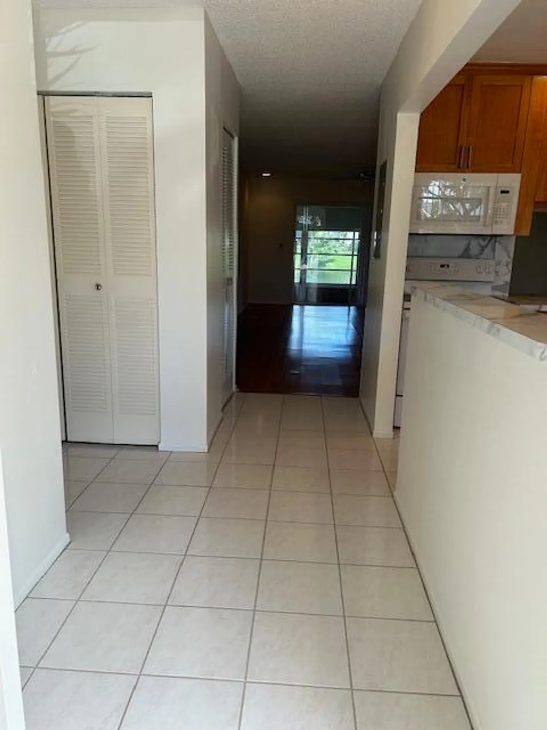 Property Slideshow image 4 of 41 | 131 lake gloria dr, West Palm Beach, FL, 33411