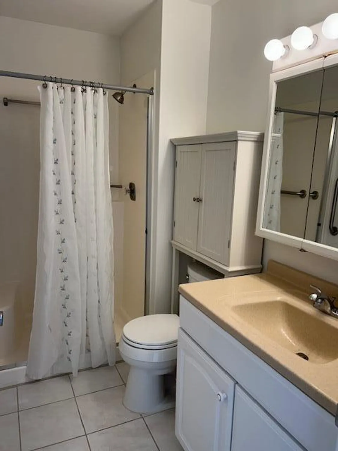 Property Slideshow image 10 of 41 | 131 lake gloria dr, West Palm Beach, FL, 33411