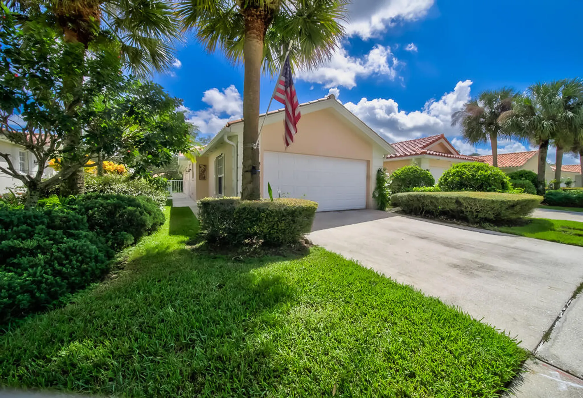 Property Slideshow image 4 of 45 | 2708 livingston ln, West Palm Beach, FL, 33411