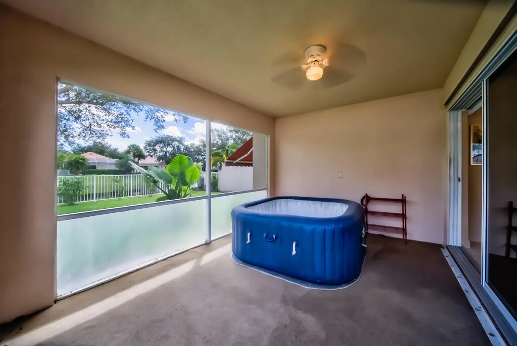 Property Slideshow image 21 of 45 | 2708 livingston ln, West Palm Beach, FL, 33411