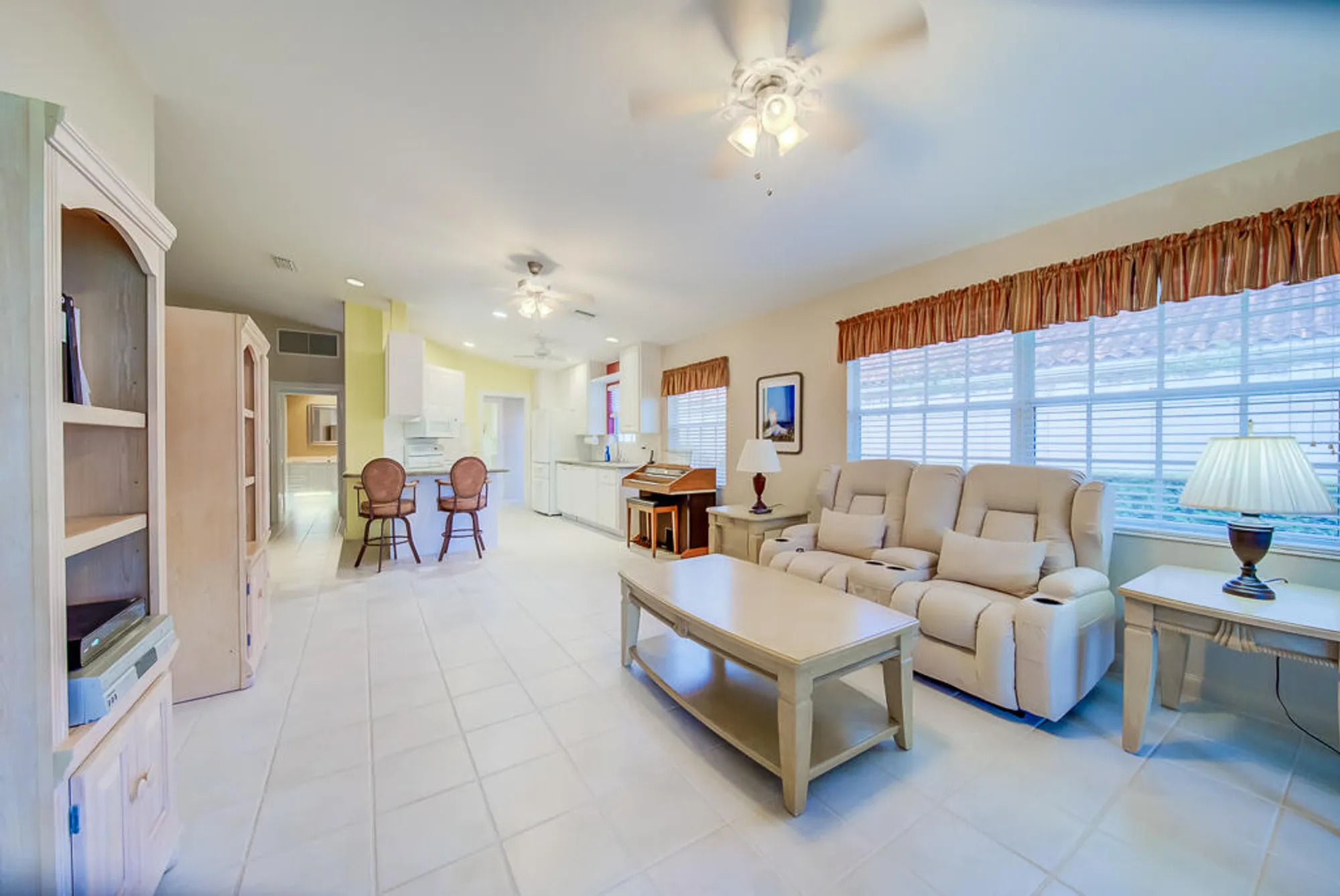 Property Slideshow image 5 of 45 | 2708 livingston ln, West Palm Beach, FL, 33411