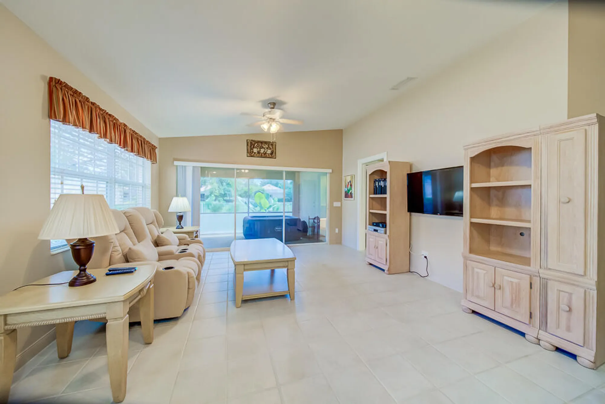 Property Slideshow image 7 of 45 | 2708 livingston ln, West Palm Beach, FL, 33411