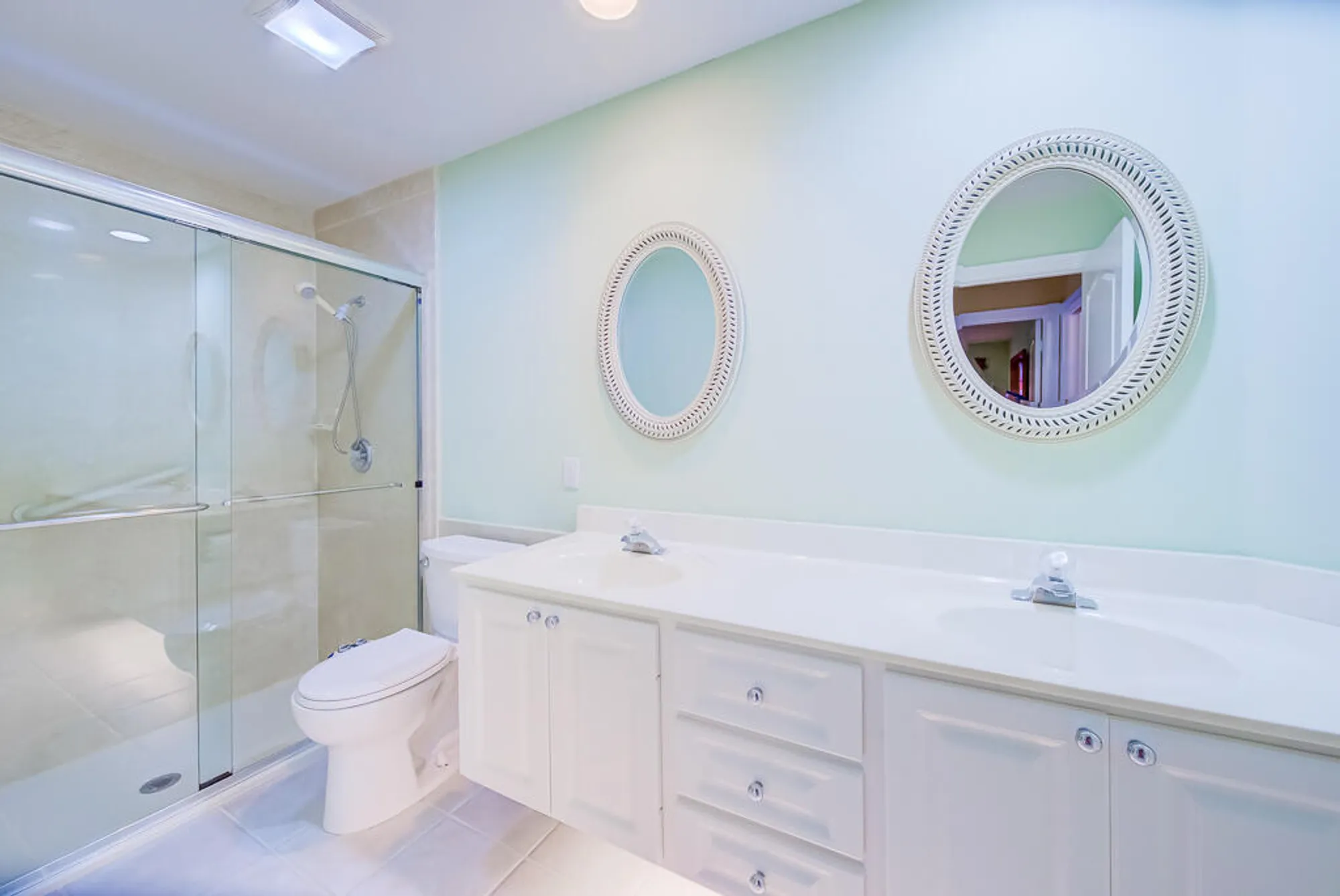 Property Slideshow image 17 of 45 | 2708 livingston ln, West Palm Beach, FL, 33411