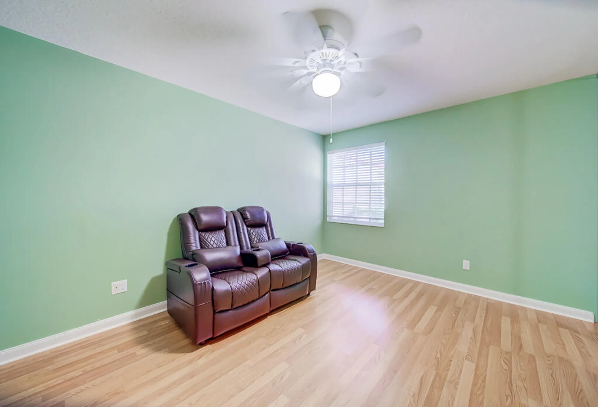 Property Slideshow image 19 of 45 | 2708 livingston ln, West Palm Beach, FL, 33411