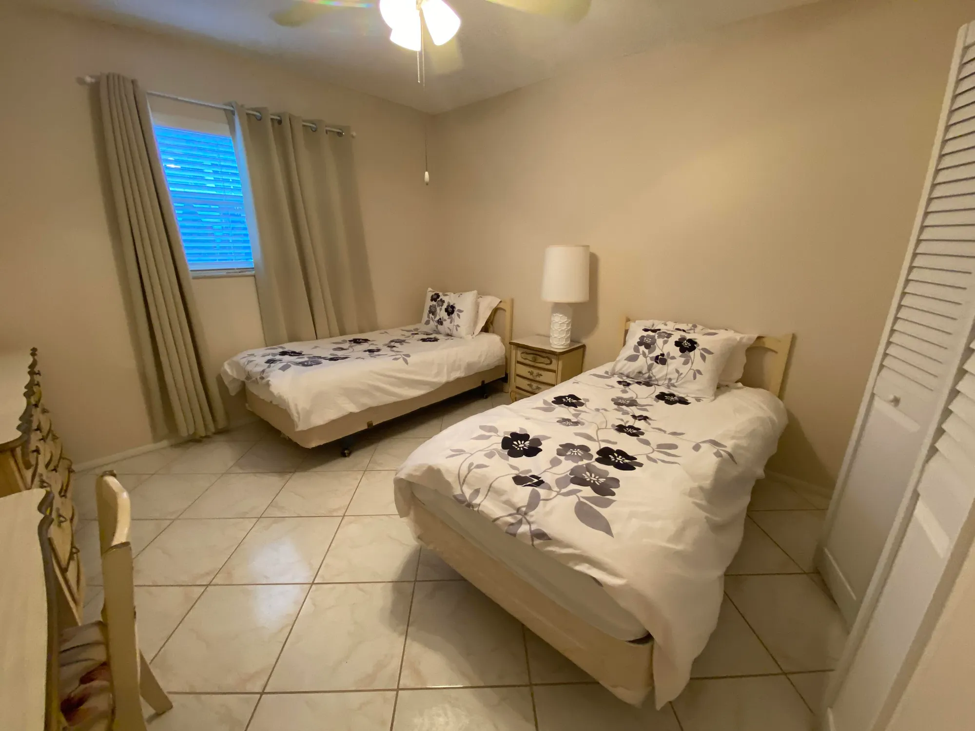 Property Slideshow image 4 of 9 | 205 salisbury i, West Palm Beach, FL, 33417