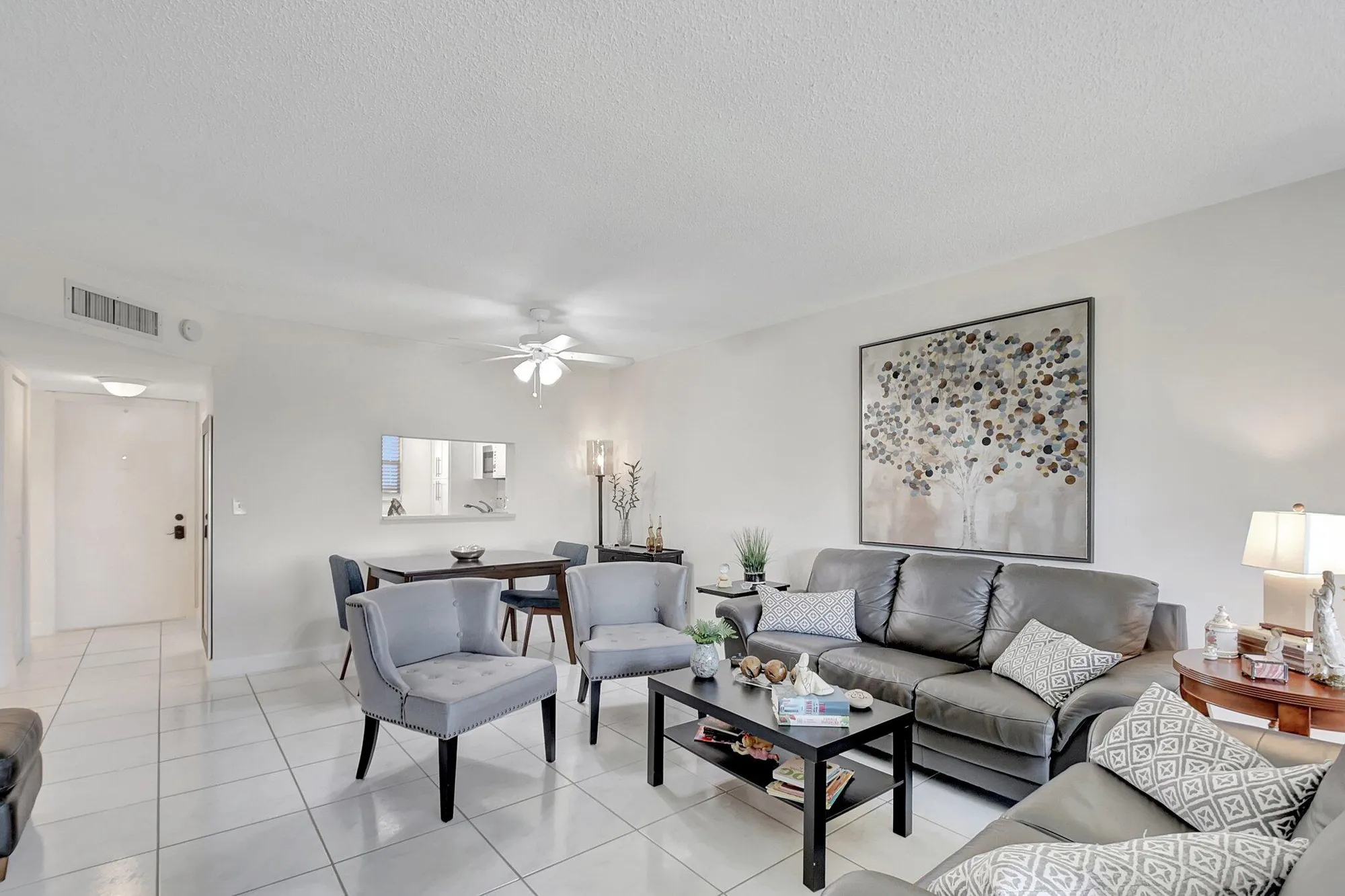 Property Slideshow image 5 of 33 | 3661 via poinciana 510, Lake Worth, FL, 33467